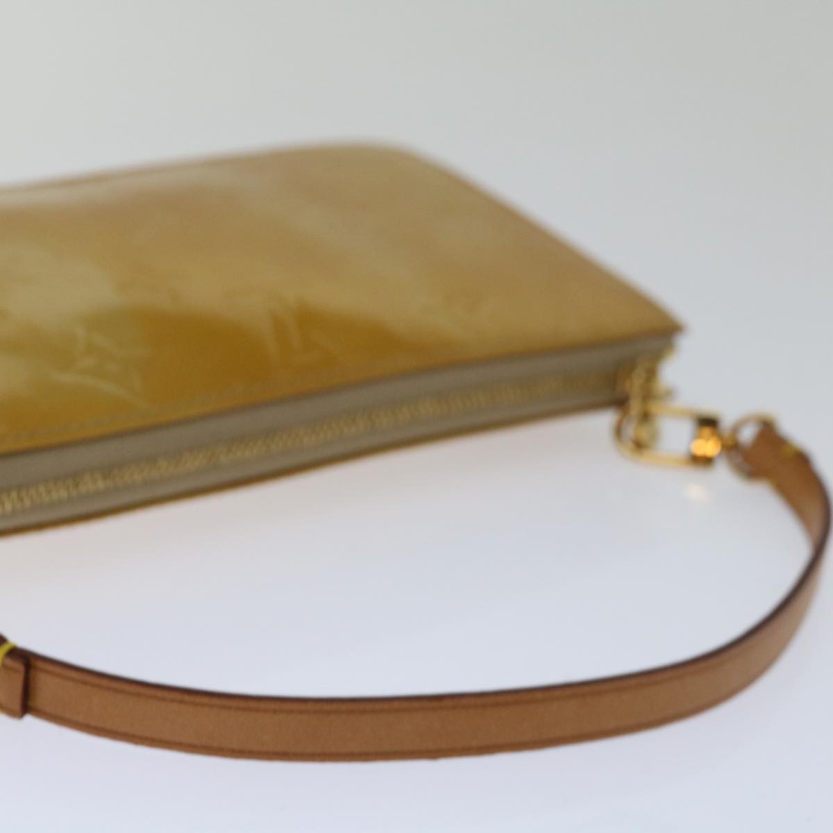 Louis Vuitton Lexington Beige Patent Leather Clutch Bag