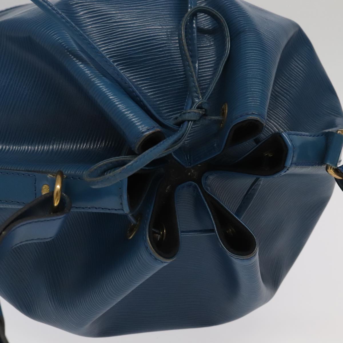 Louis Vuitton Noe Blue Leather Shoulder Bag