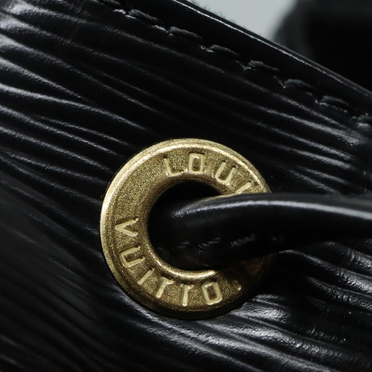 Louis Vuitton Noé Black Leather Shoulder Bag