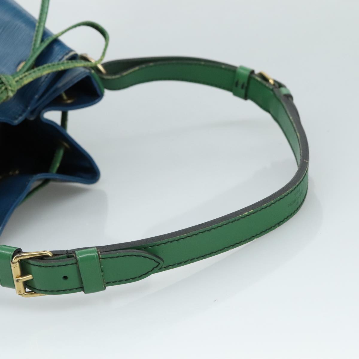 Louis Vuitton Noe Blue Leather Shoulder Bag
