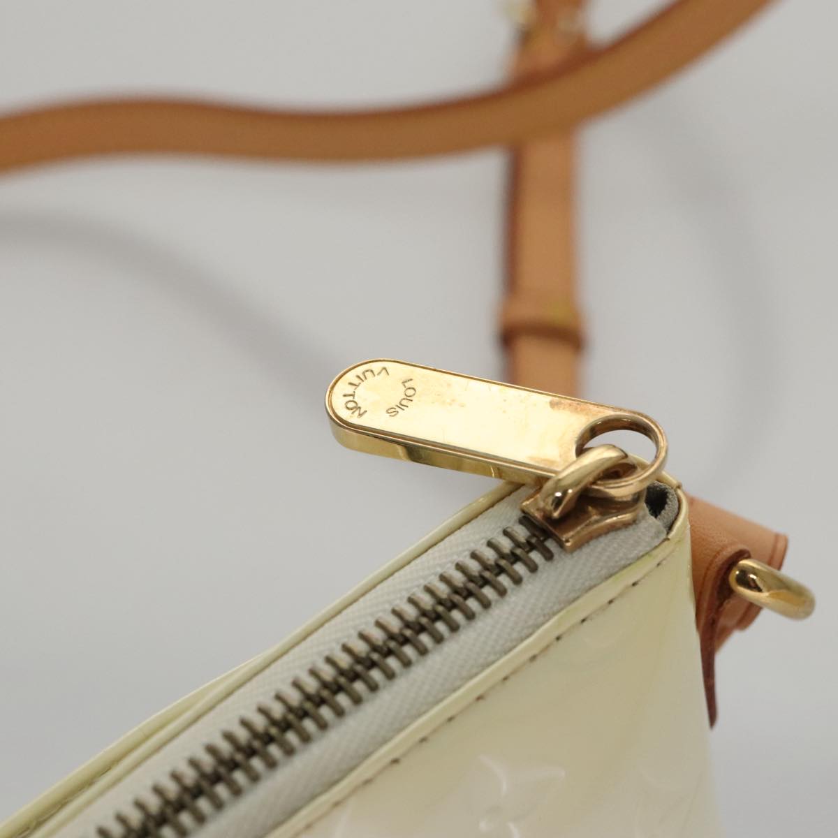 Louis Vuitton Minna White Patent Leather Shoulder Bag