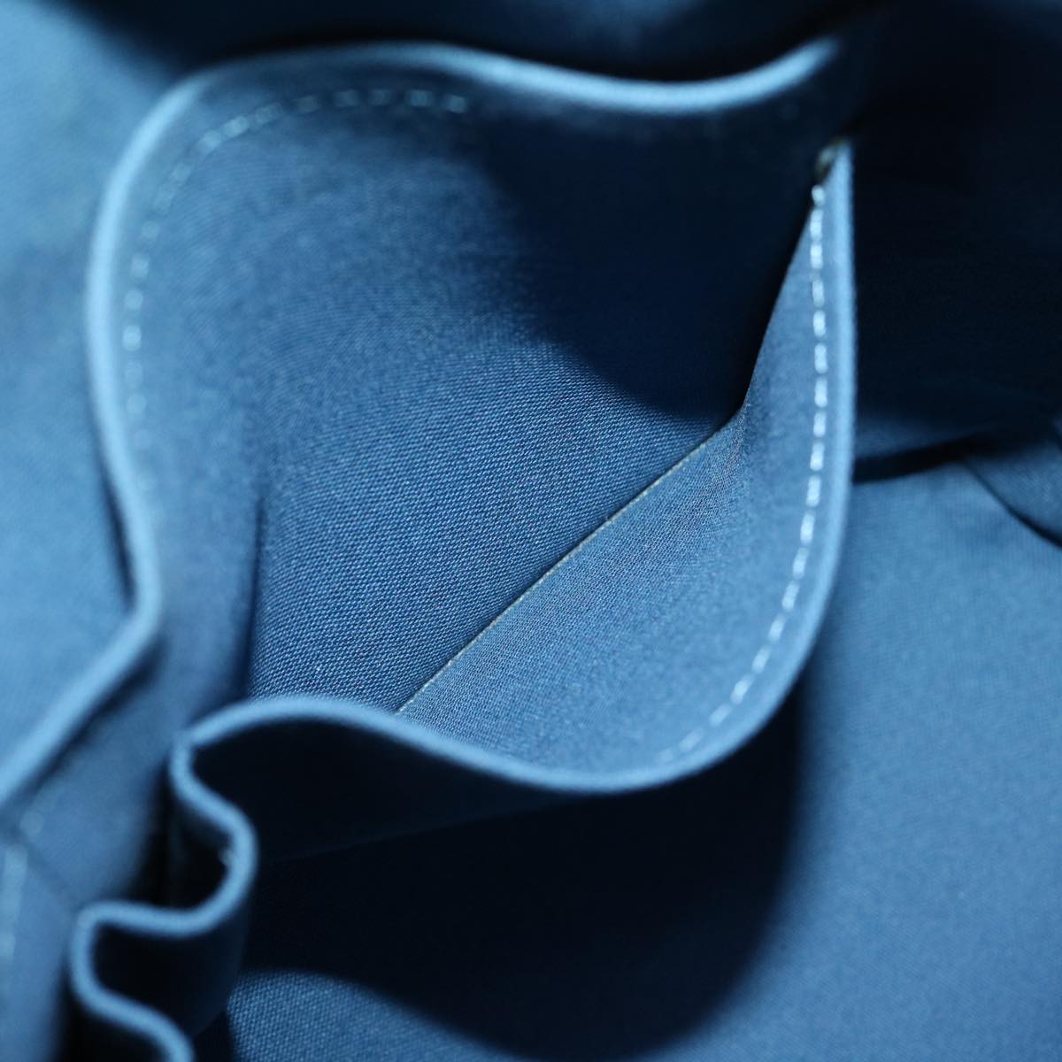 Louis Vuitton Porte Documents Jour Blue Leather Handbag