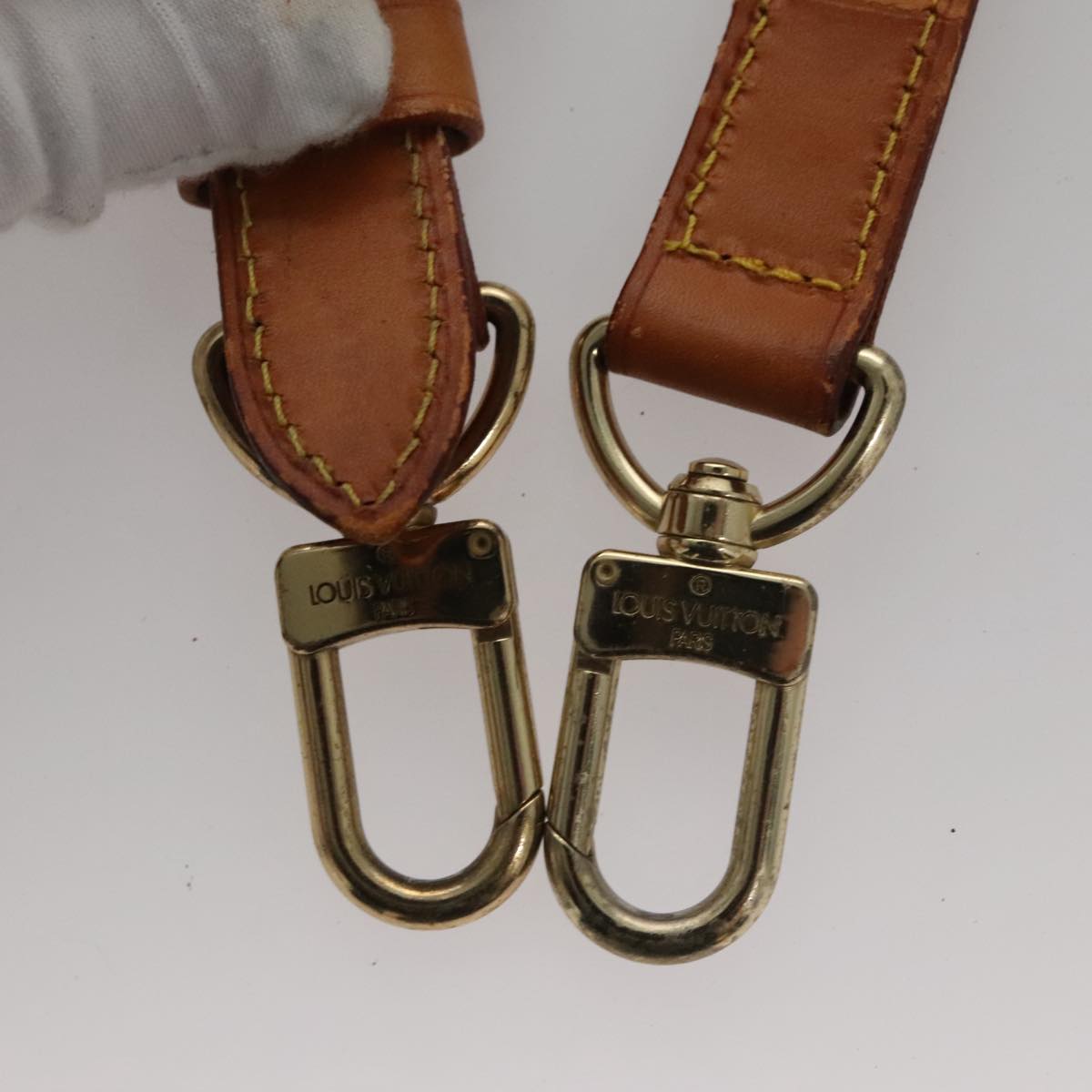 Louis Vuitton Shoulder Strap Beige Leather Bag Jewelry