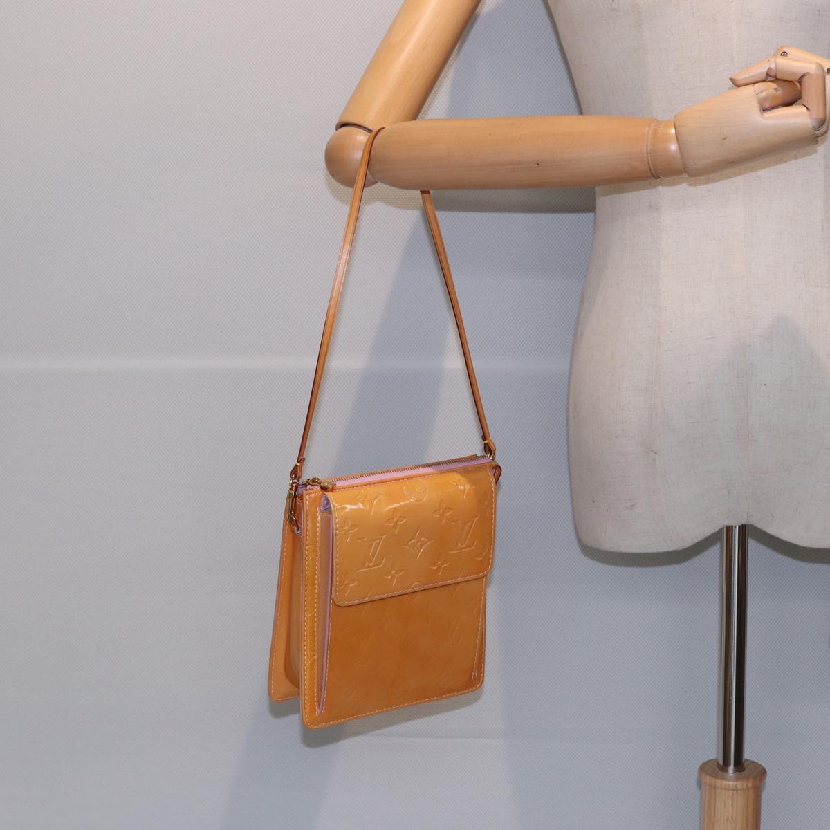 Louis Vuitton Mott Beige Patent Leather Shoulder Bag