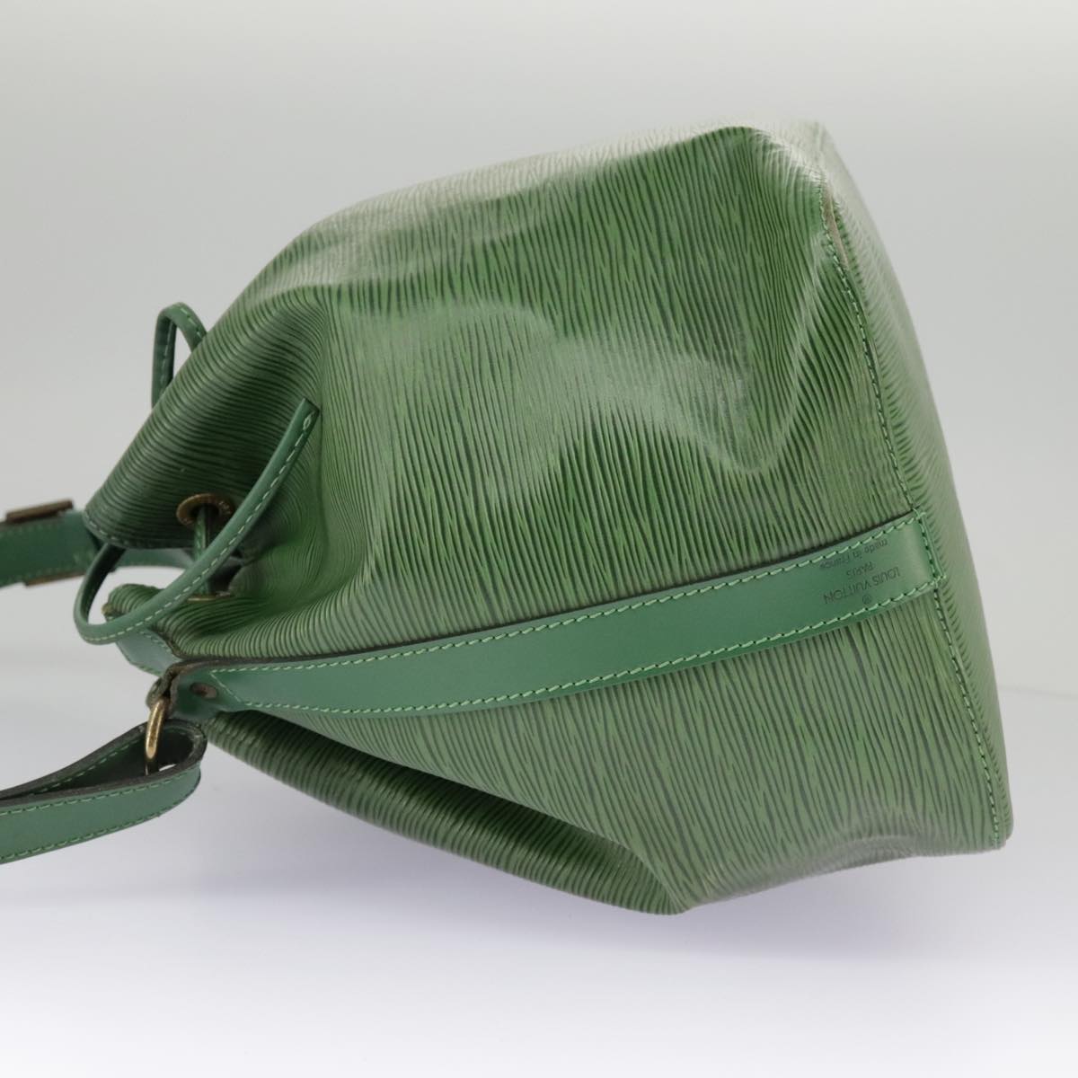 Louis Vuitton Noé Green Leather Shoulder Bag