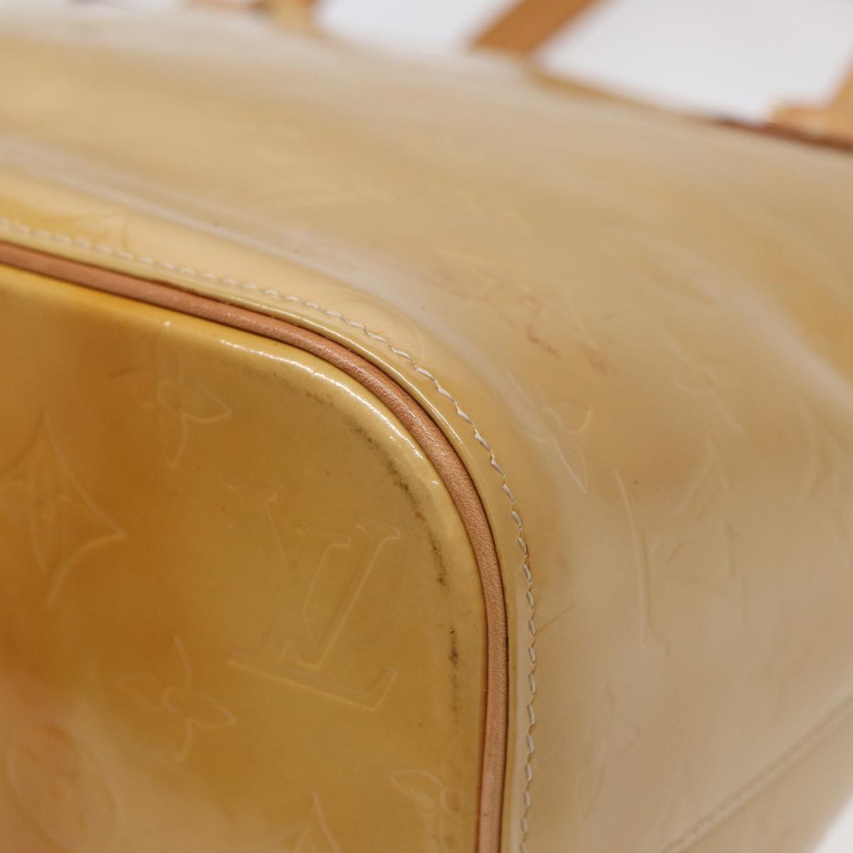 Louis Vuitton Houston Beige Patent Leather Handbag