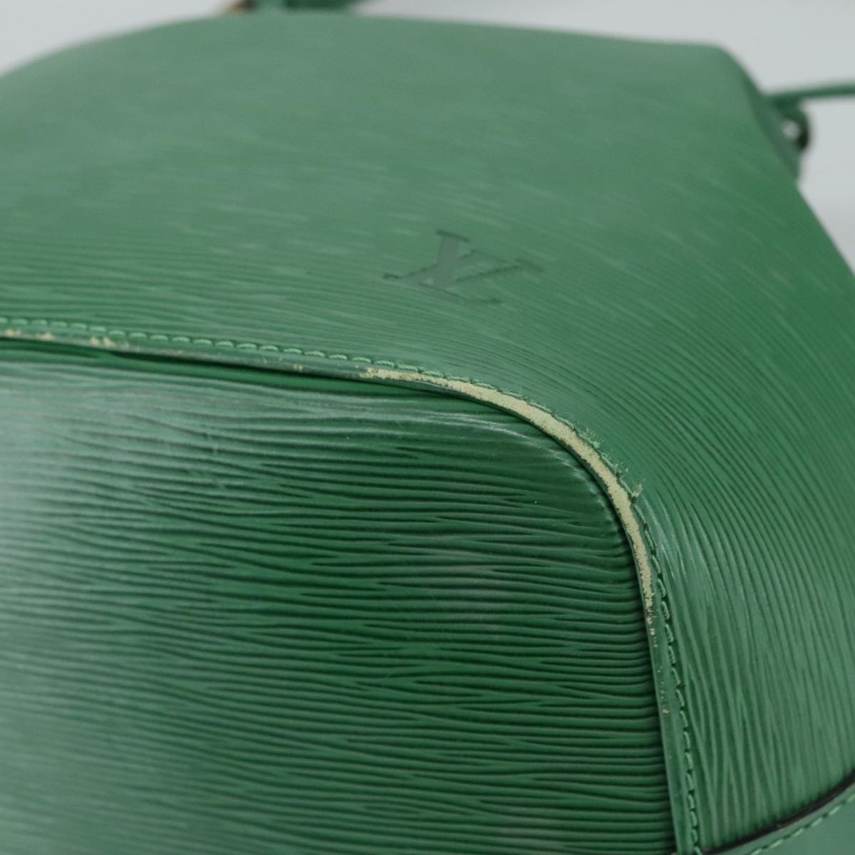 Louis Vuitton Petit Noé Green Leather Shoulder Bag
