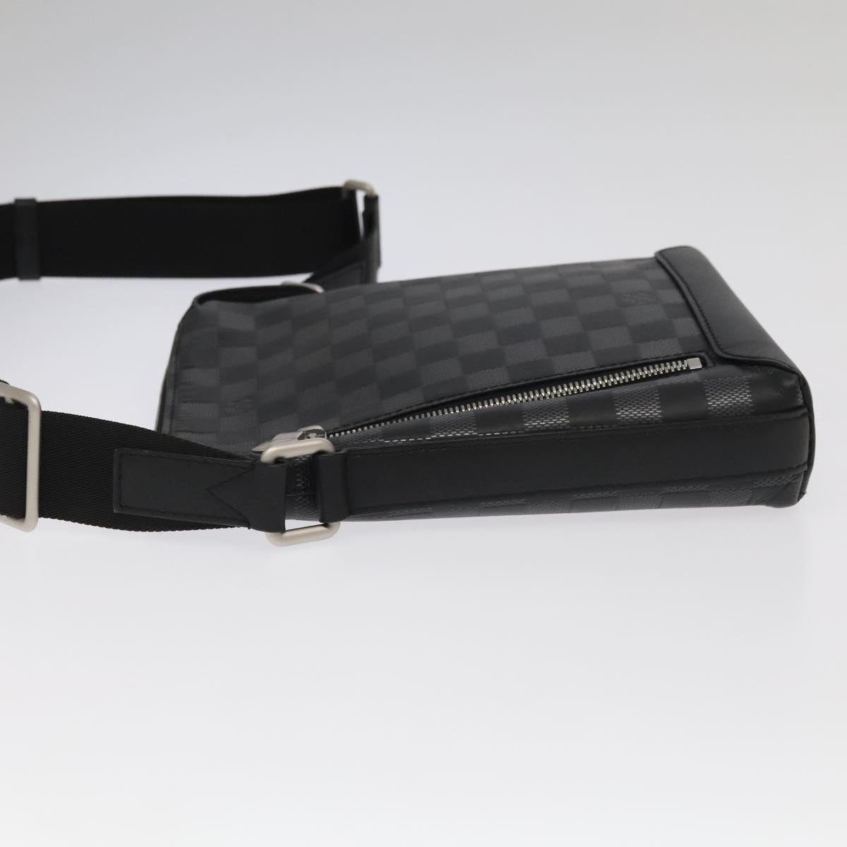 Louis Vuitton Discovery Black Leather Shoulder Bag