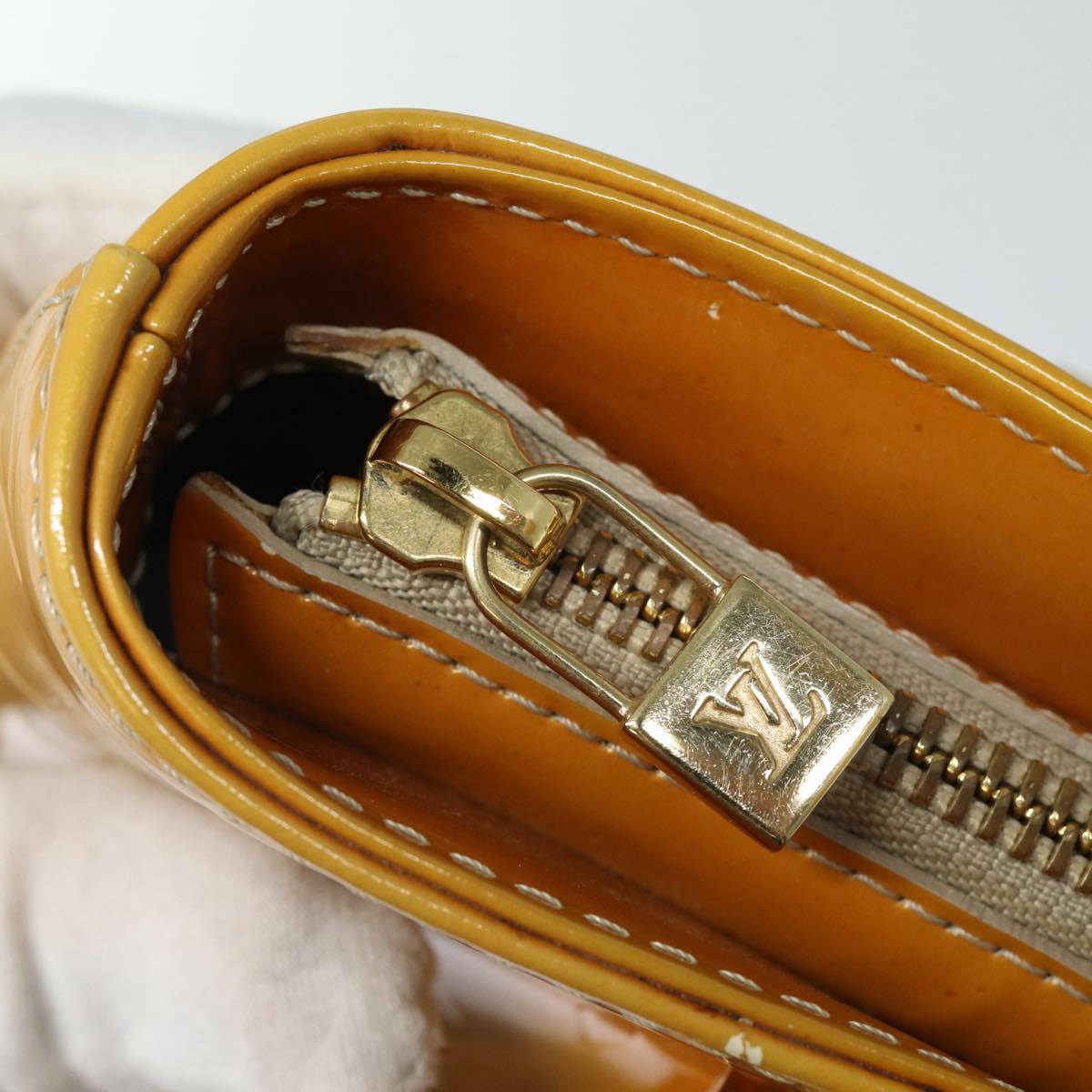 Louis Vuitton Houston Beige Patent Leather Handbag