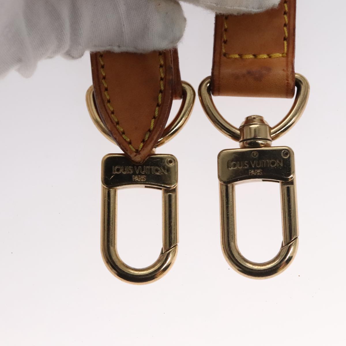 Louis Vuitton Shoulder Strap Beige Leather Bag Jewelry