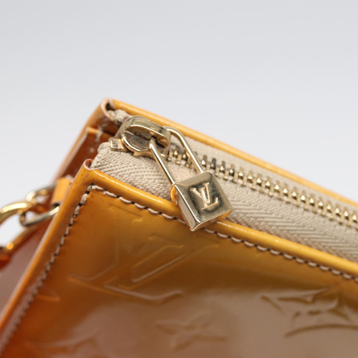 Louis Vuitton Lexington Beige Patent Leather Clutch Bag