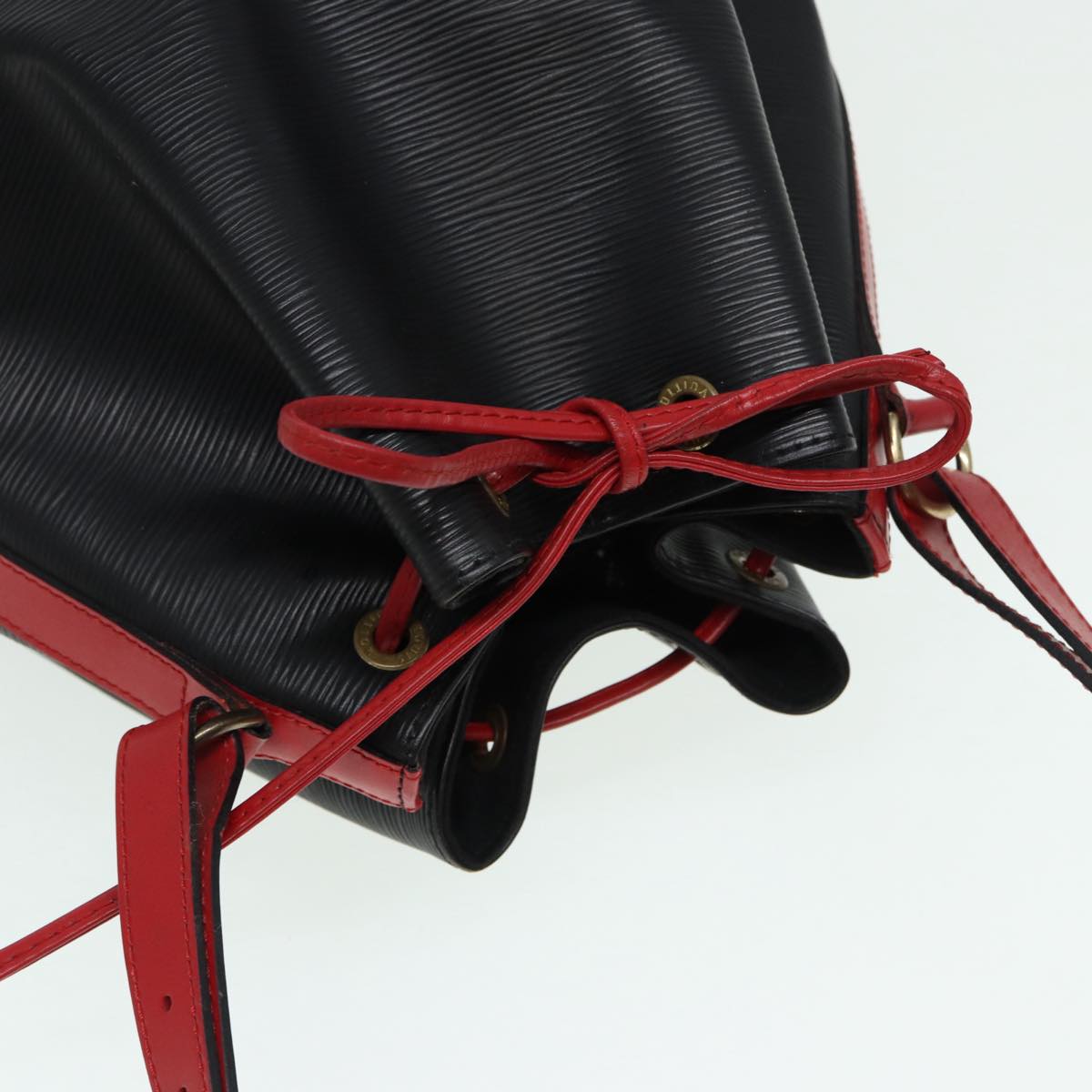 Louis Vuitton Noe Black Leather Shoulder Bag