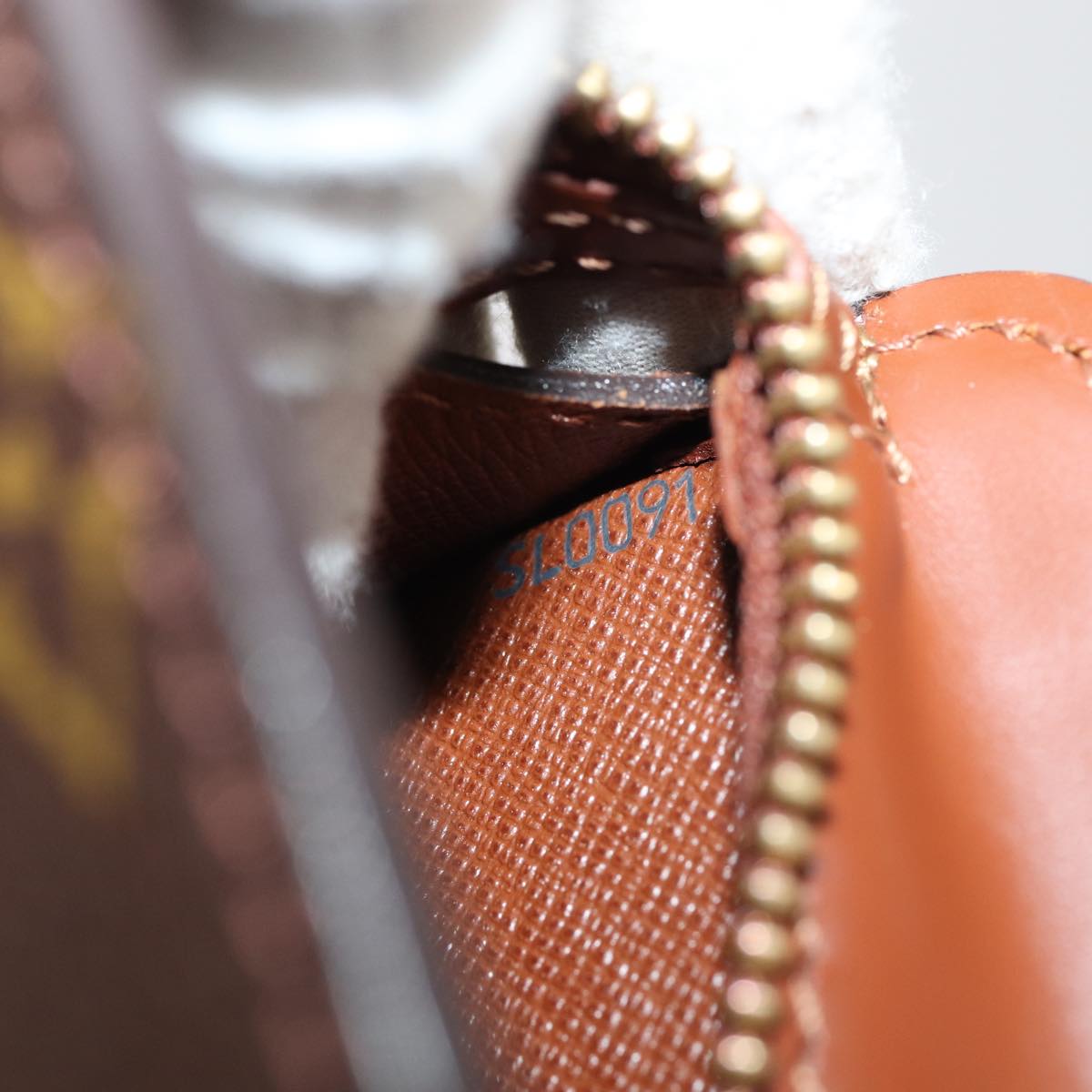 Louis Vuitton Pochette A4 Brown Canvas Clutch Bag