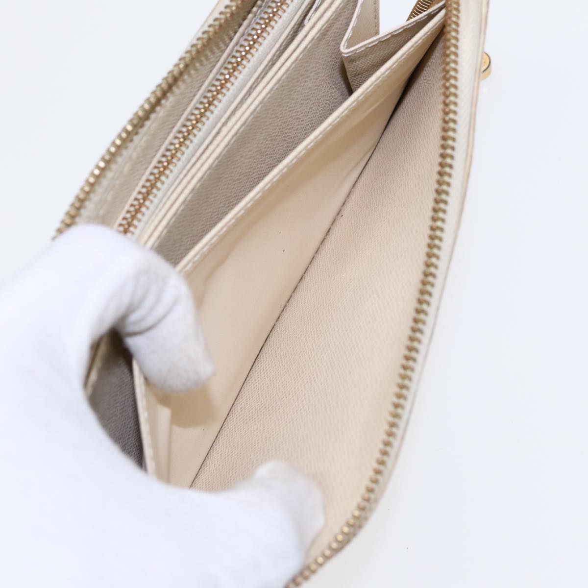 Louis Vuitton Portefeuille Zippy White Canvas Wallet
