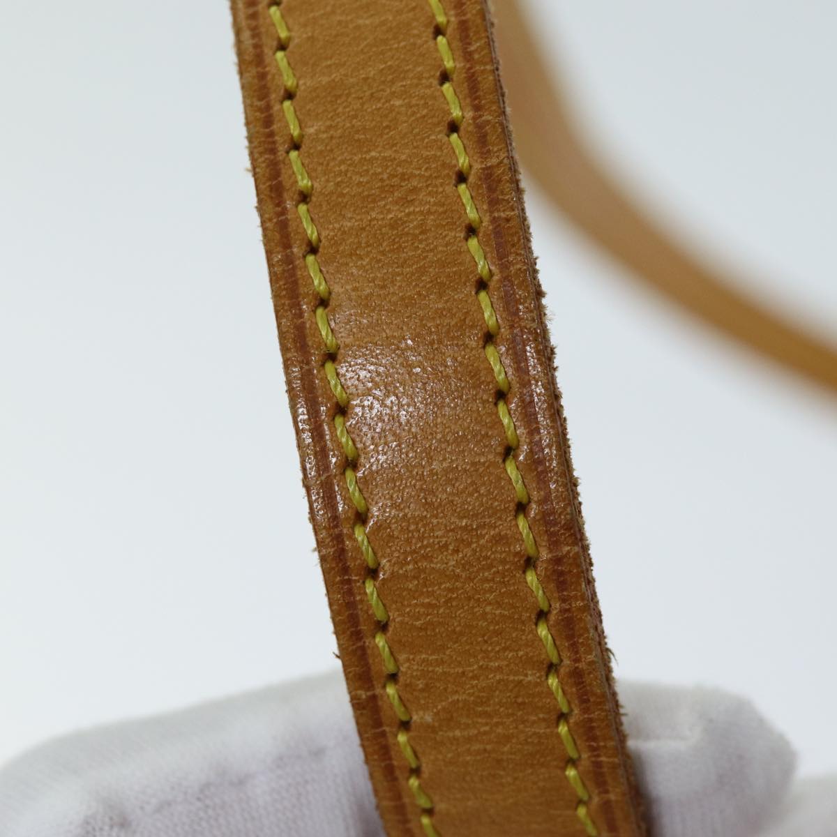 Louis Vuitton Shoulder Strap Beige Leather Bag Jewelry