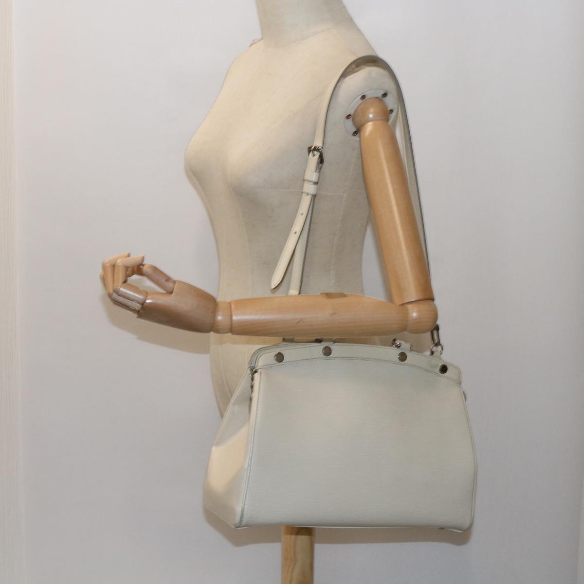 Louis Vuitton Blair White Leather Handbag