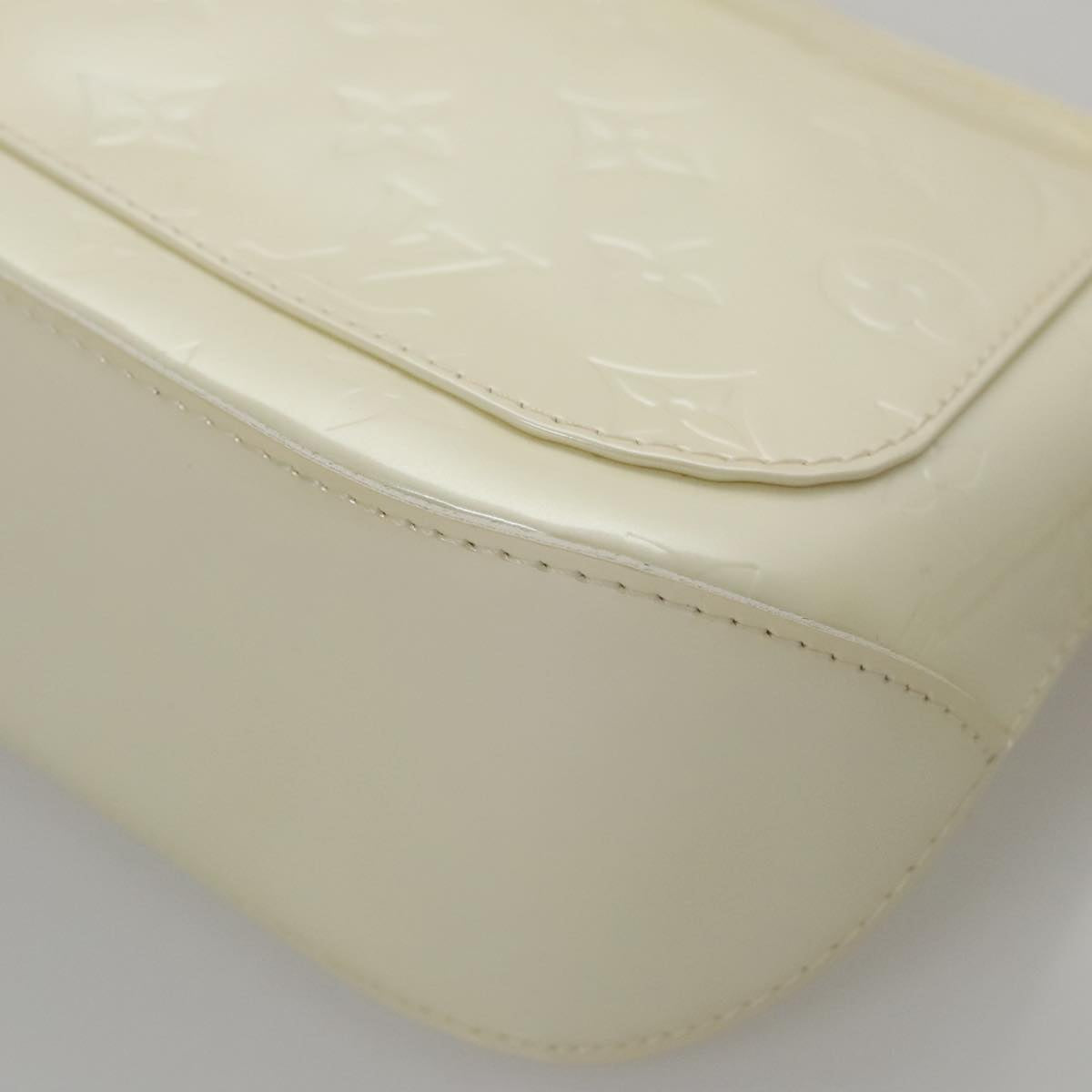 Louis Vuitton Minna White Patent Leather Shoulder Bag