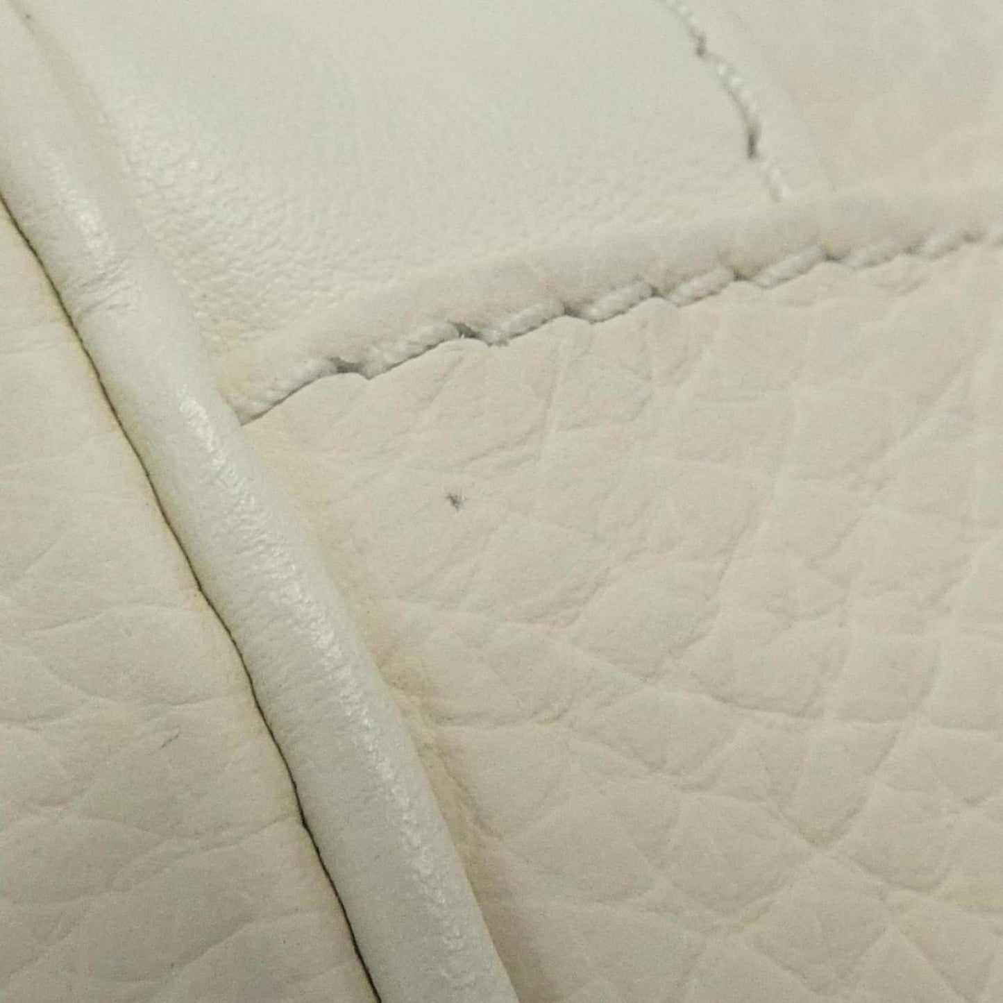 Louis Vuitton Blanc Leather Shoulder Bag