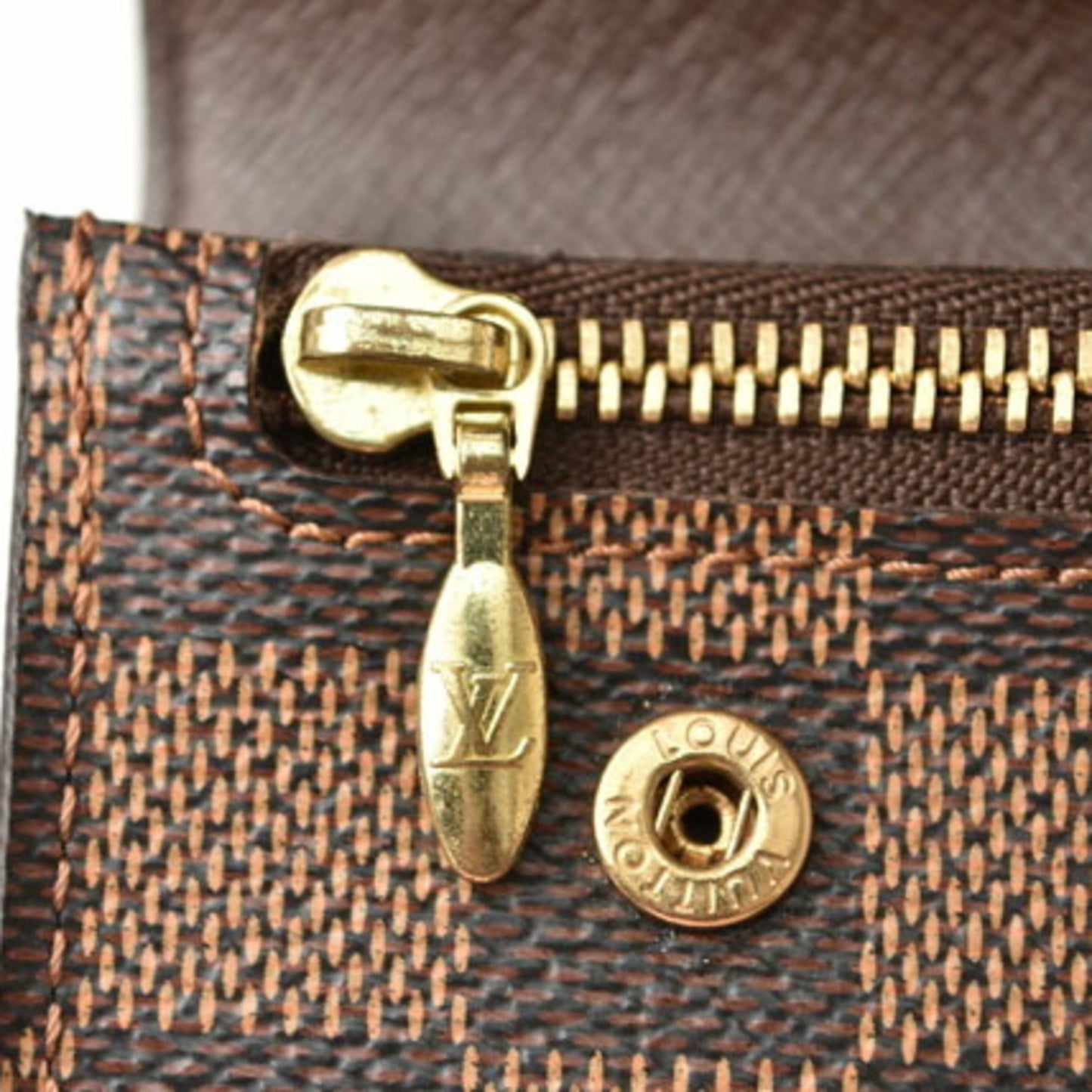 Louis Vuitton Damier Damier Canvas Damier Canvas Chain/Shoulder Wallet