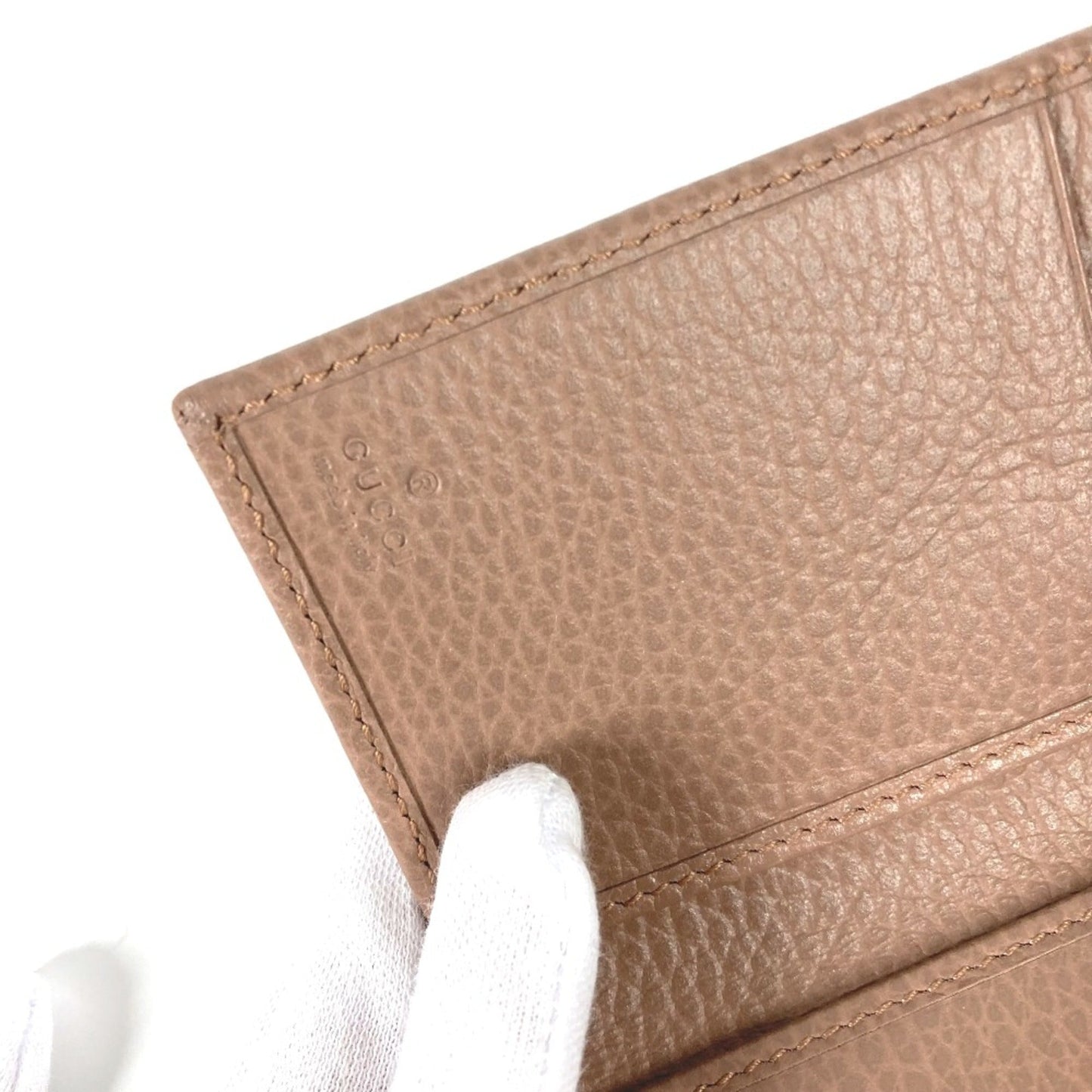 Gucci Beige Leather Wallet (Tri-Fold)