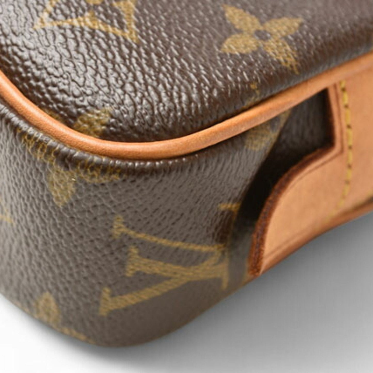 Louis Vuitton Monogram Monogram Pochette Shoulder Bag