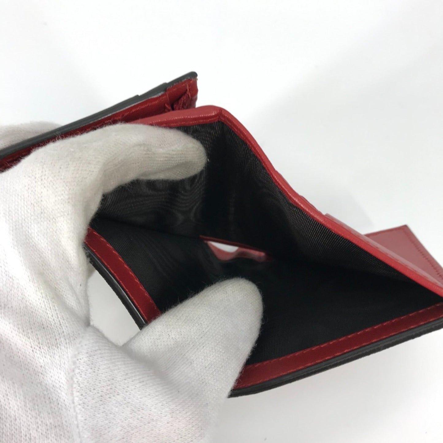 Gucci Beige Other Wallet (Bi-Fold)