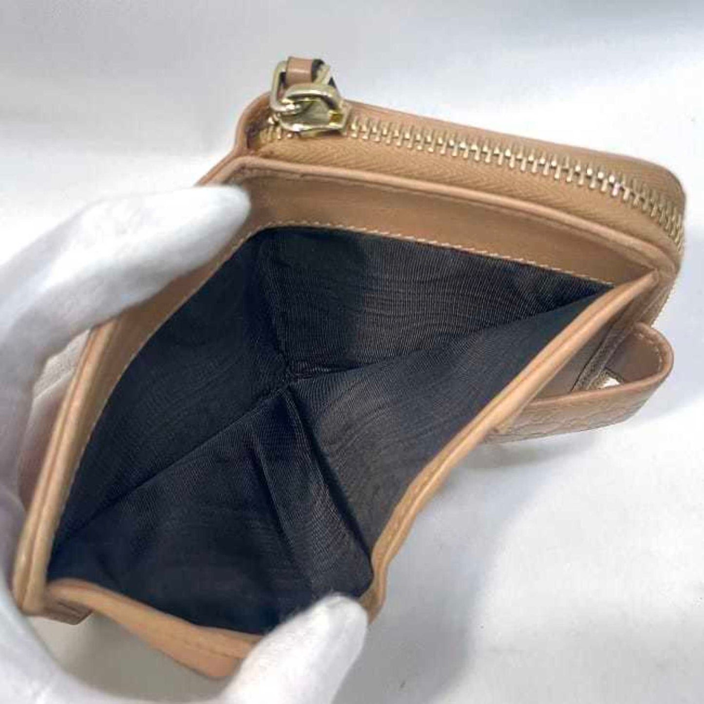 Gucci Beige Gold Leather Wallet (Bi-Fold)