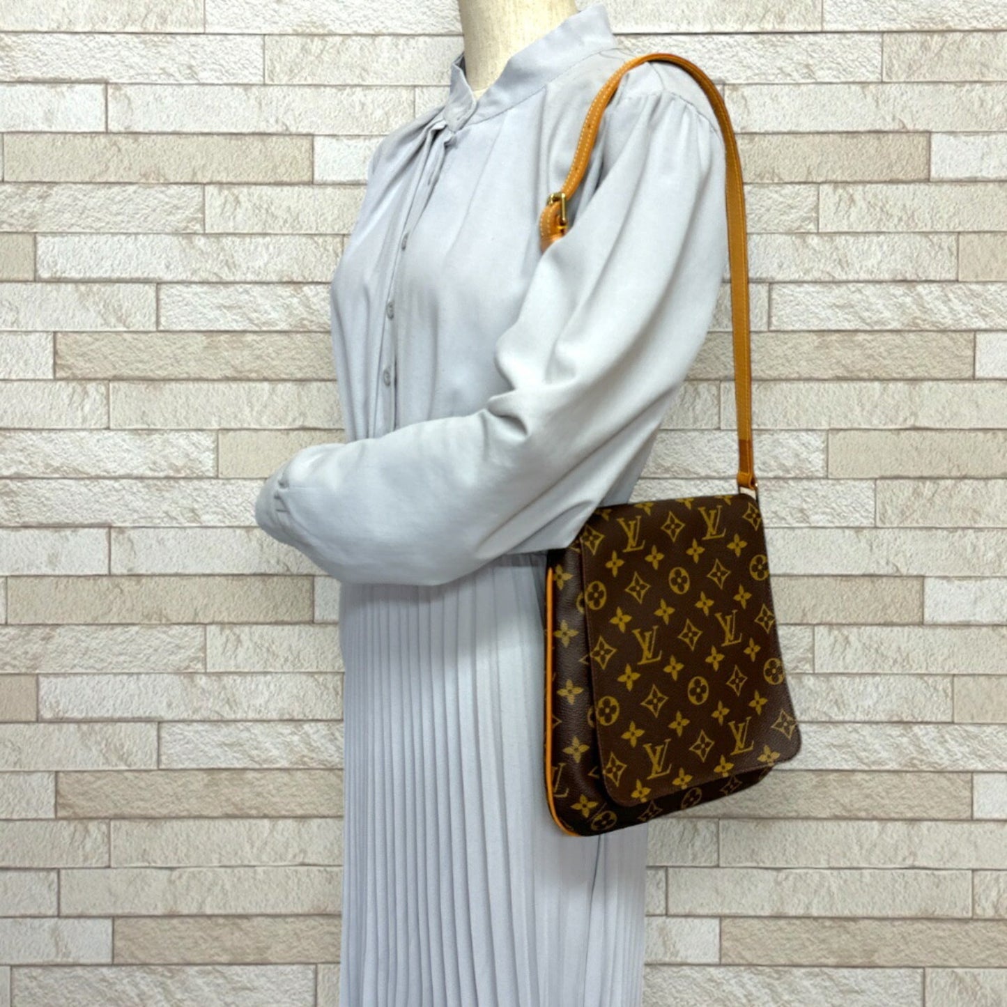 Louis Vuitton Brown Monogram Monogram Shoulder Bag