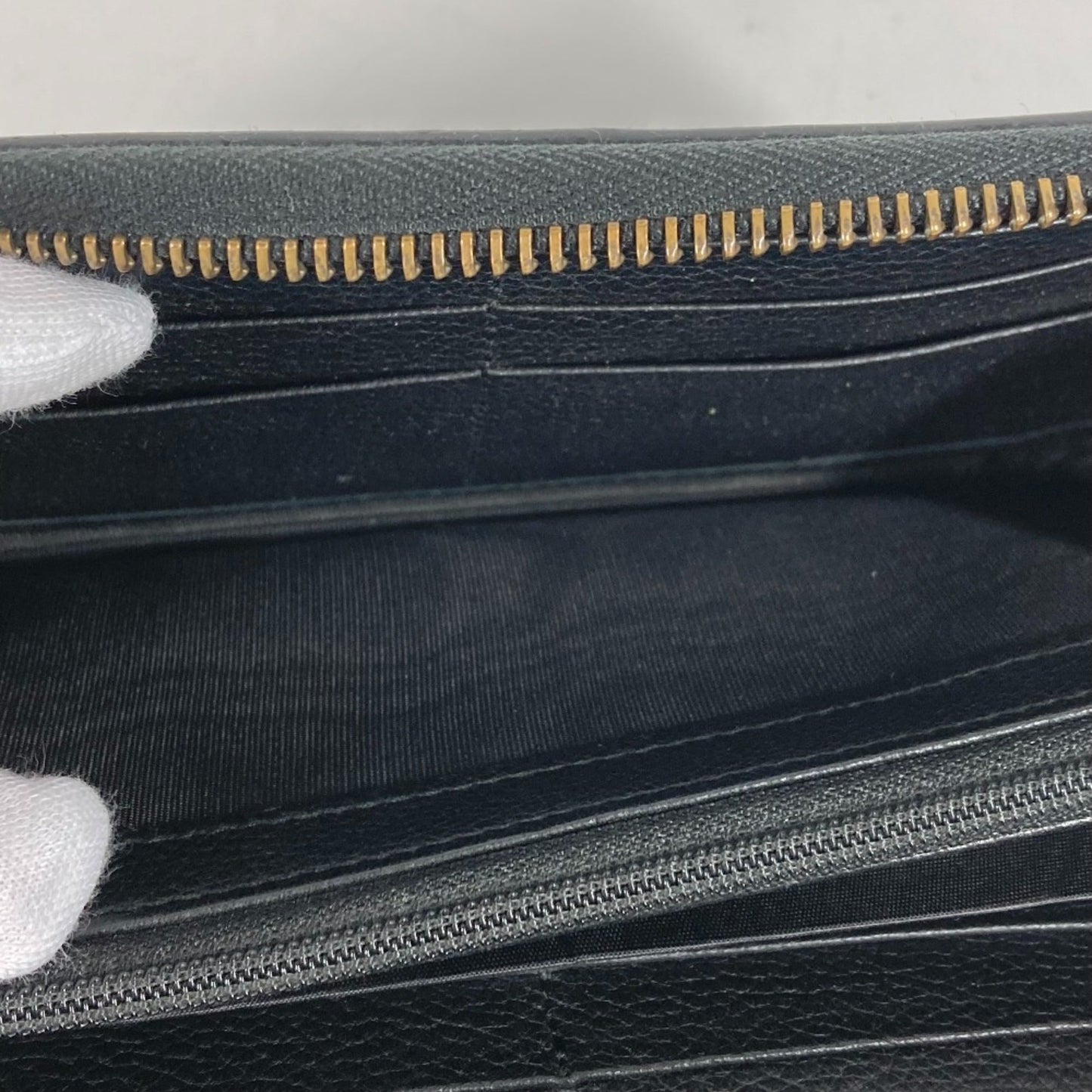 Gucci Black Leather Long Wallet (Bi-Fold)