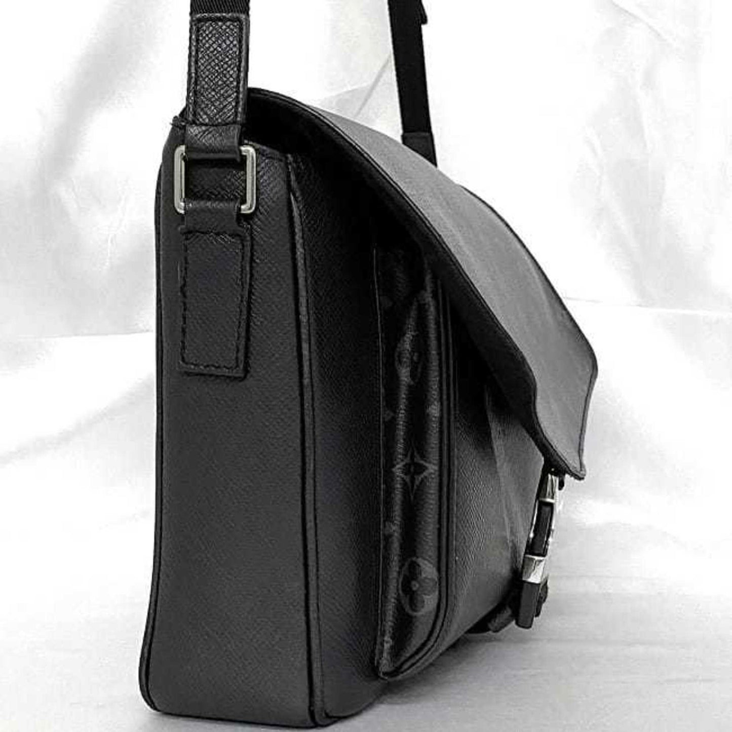 Louis Vuitton Taigarama Black Gray Monogram Eclipse Taigarama Shoulder Bag