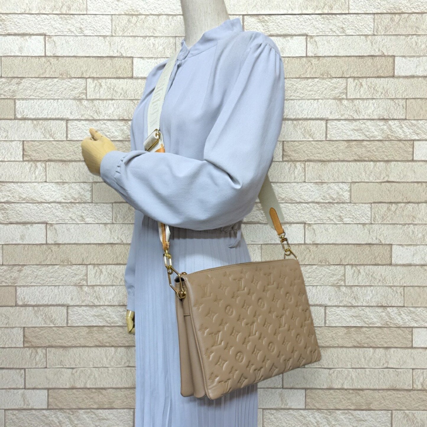 Louis Vuitton Beige Taupe Leather Shoulder Bag