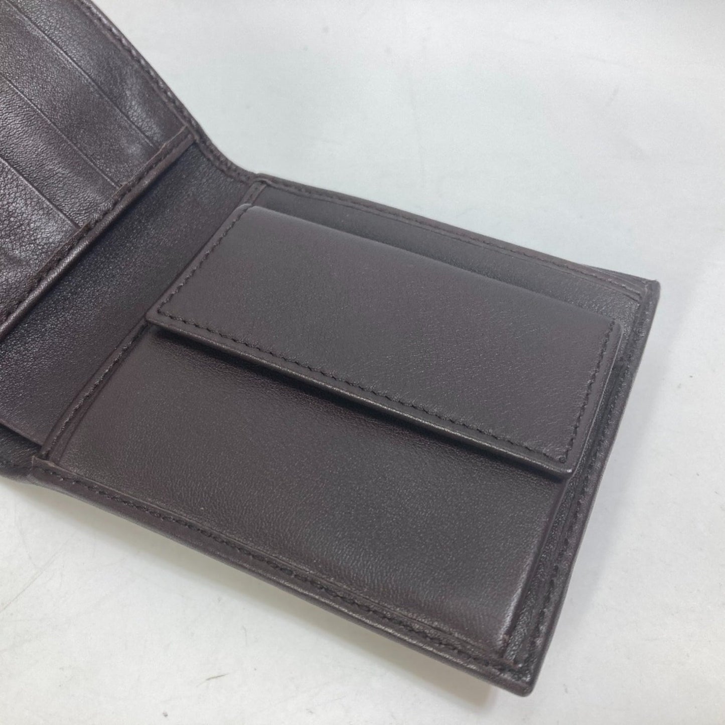 Gucci Beige Other Wallet (Bi-Fold)