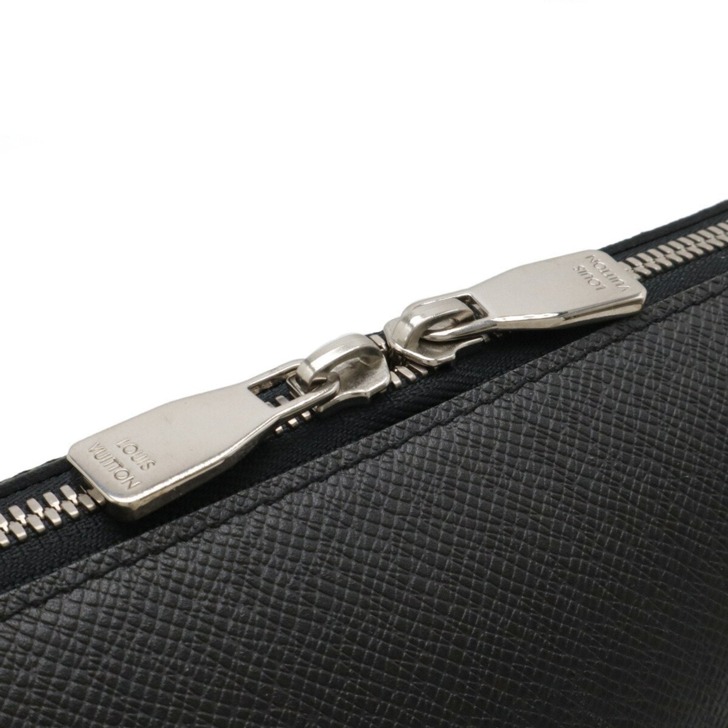Louis Vuitton Taiga Ardoise Taiga Leather Shoulder Bag