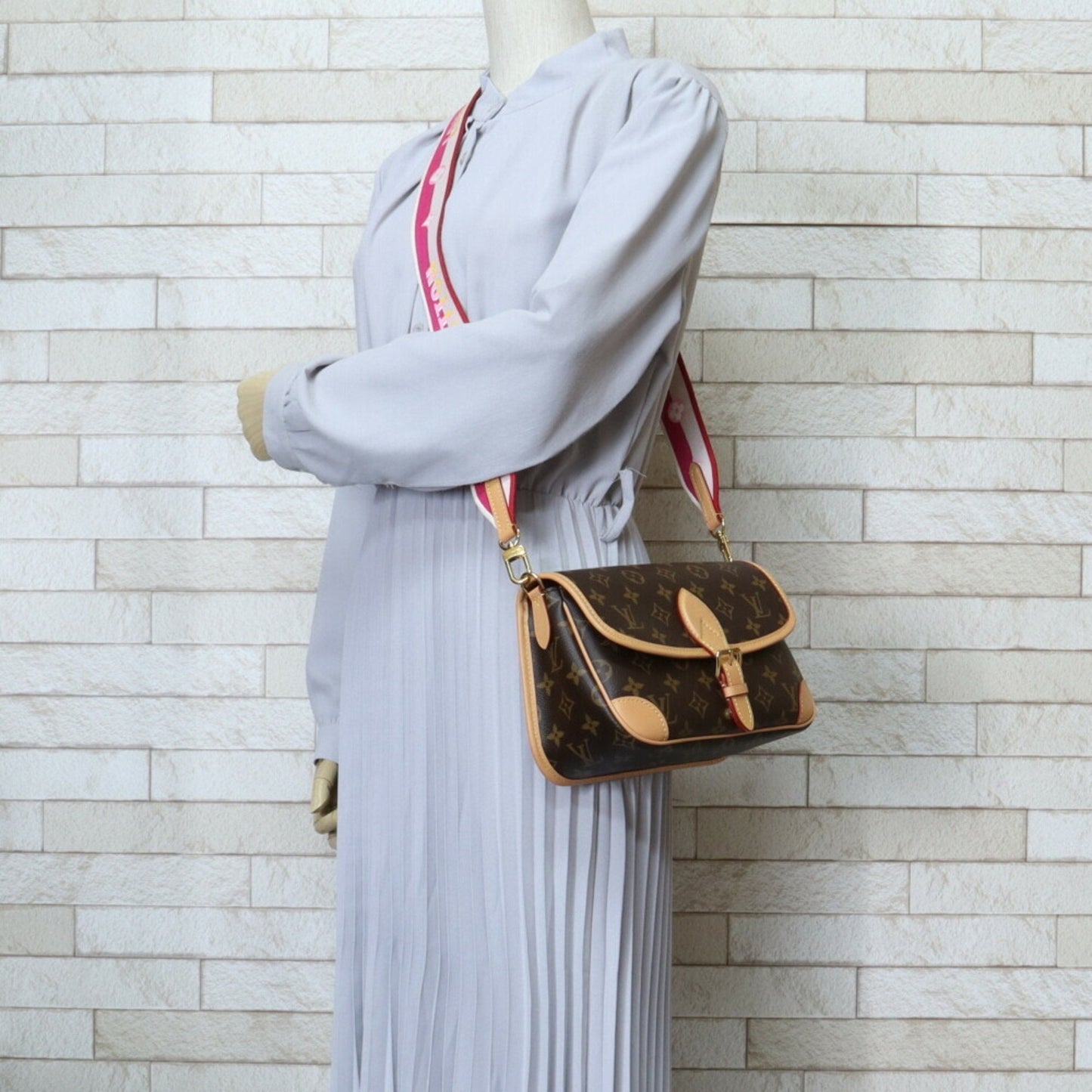 Louis Vuitton Brown Fuchsia Monogram Monogram Shoulder Bag