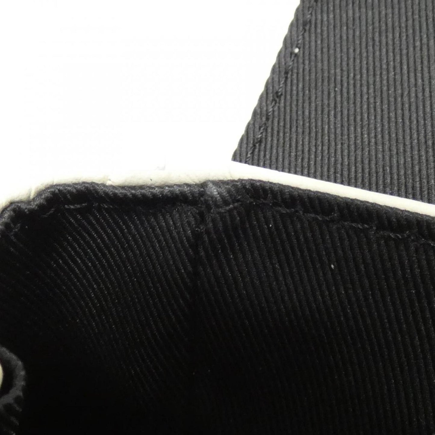 Louis Vuitton Blanc Leather Shoulder Bag