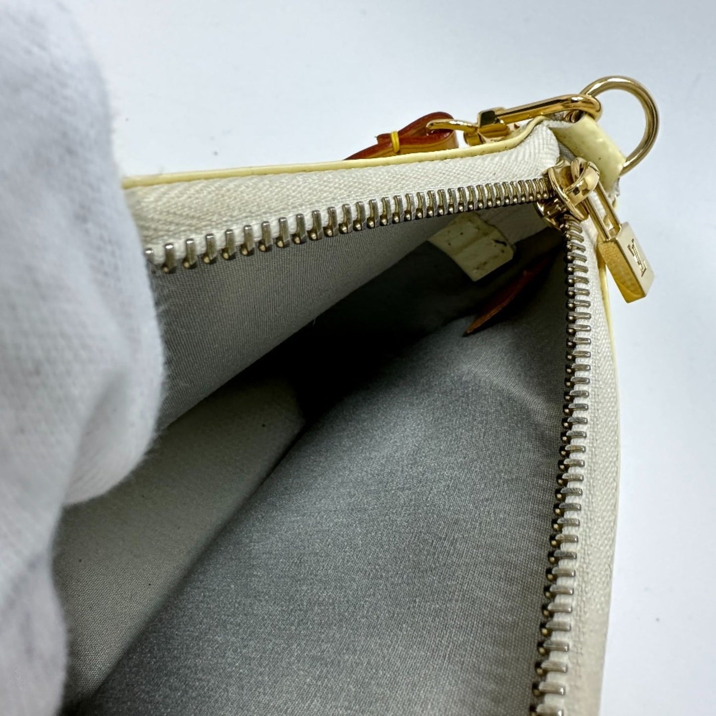 Louis Vuitton White Other Shoulder Bag