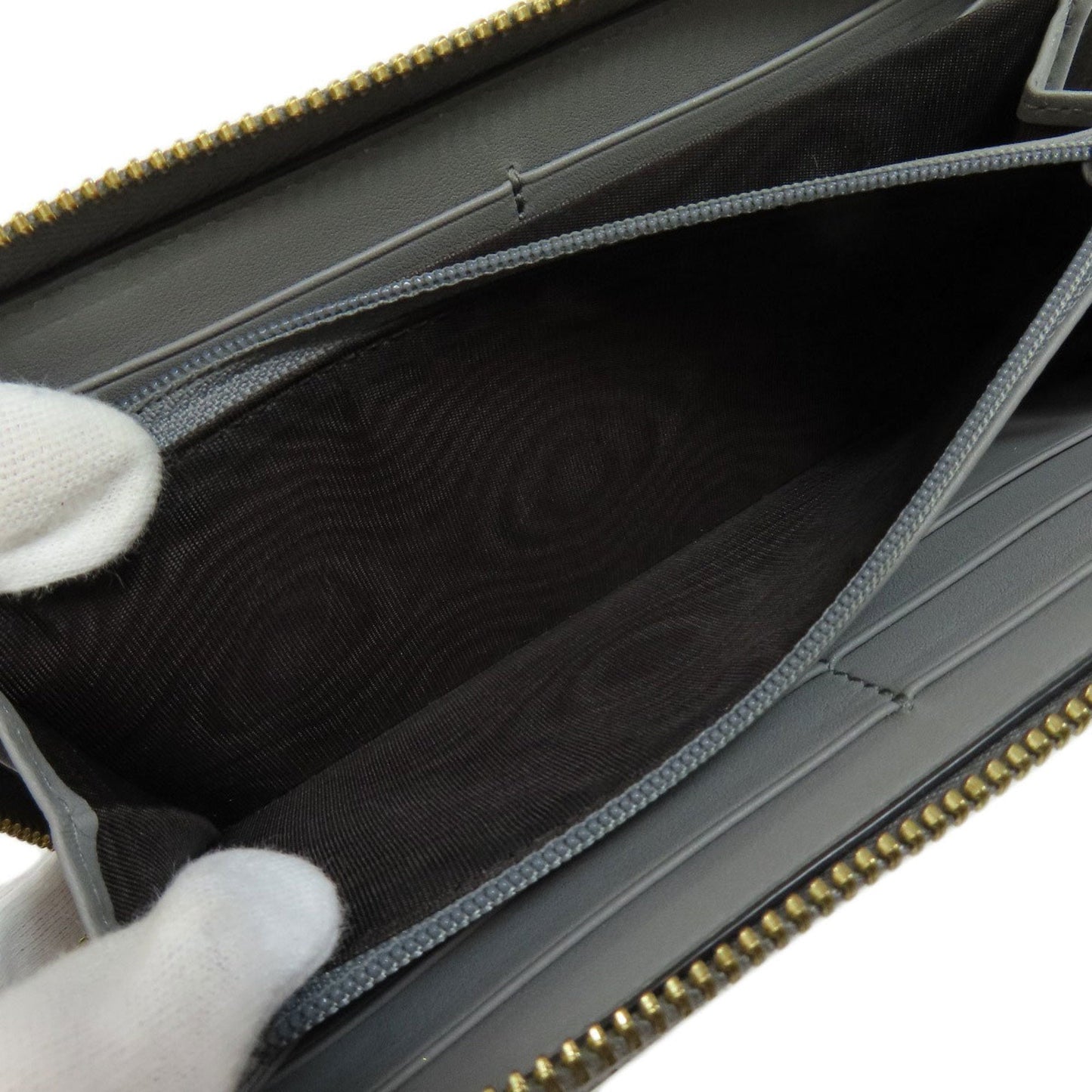 Gucci Gray Leather Long Wallet (Bi-Fold)