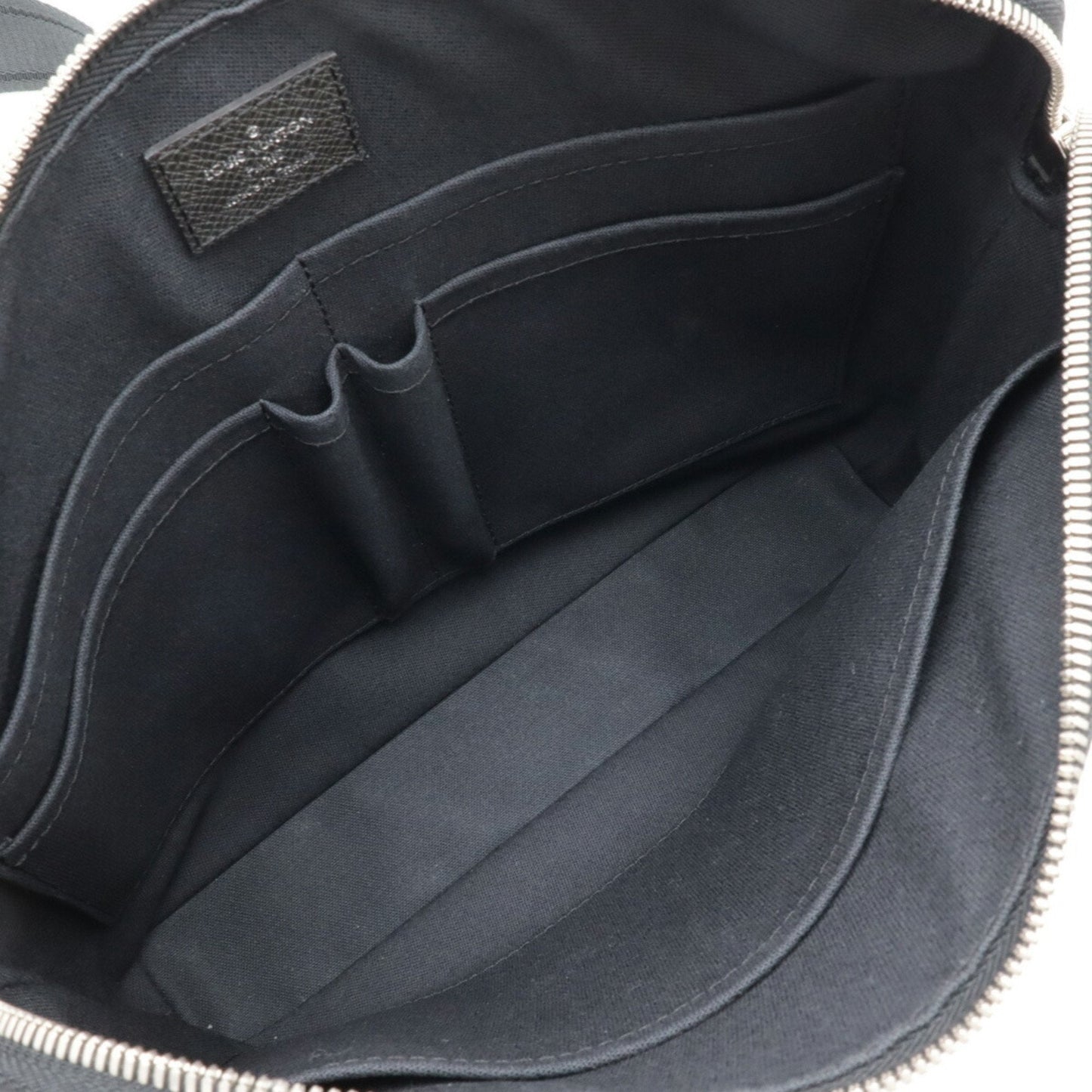 Louis Vuitton Taiga Ardoise Taiga Leather Shoulder Bag