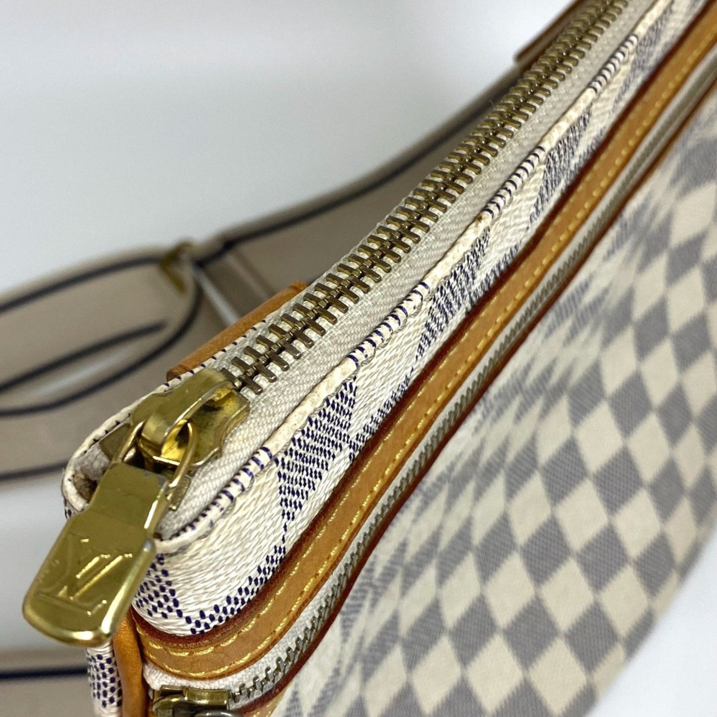 Louis Vuitton White Other Shoulder Bag