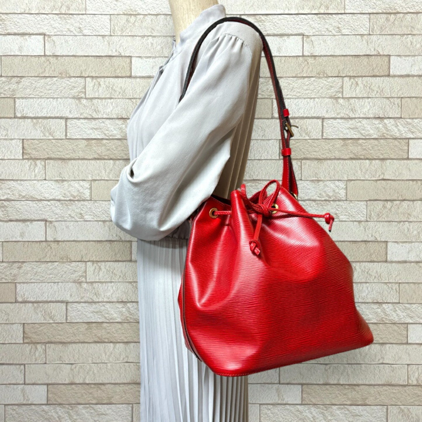 Louis Vuitton Epi Red Color Epi Leather Shoulder Bag