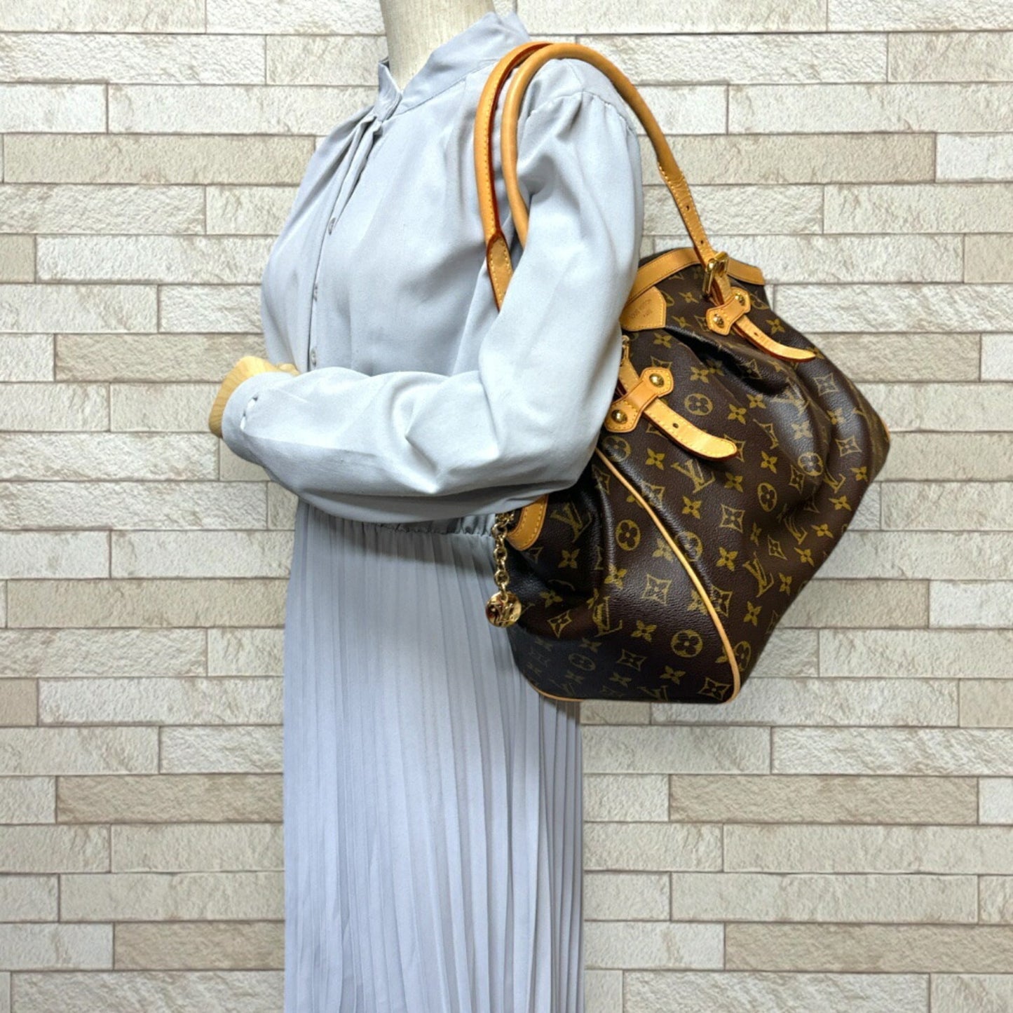 Louis Vuitton Monogram Brown Monogram Monogram Shoulder Bag
