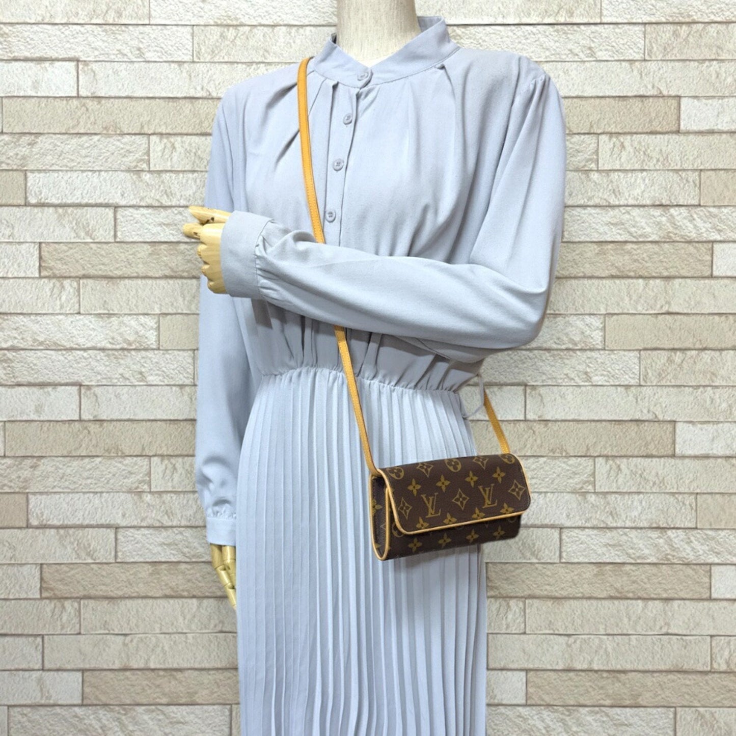 Louis Vuitton Brown Monogram Canvas Pochette Shoulder Bag