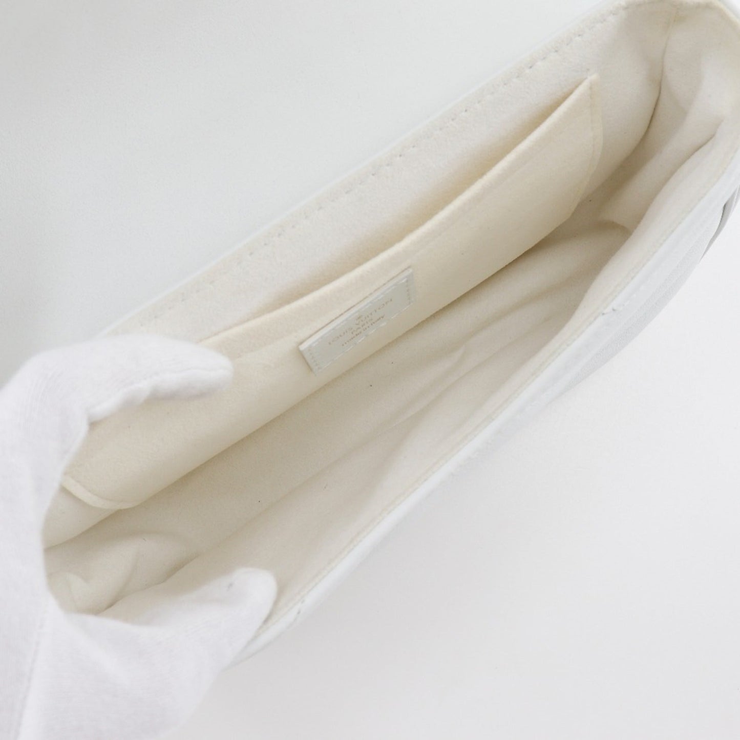 Louis Vuitton White Leather Shoulder Bag
