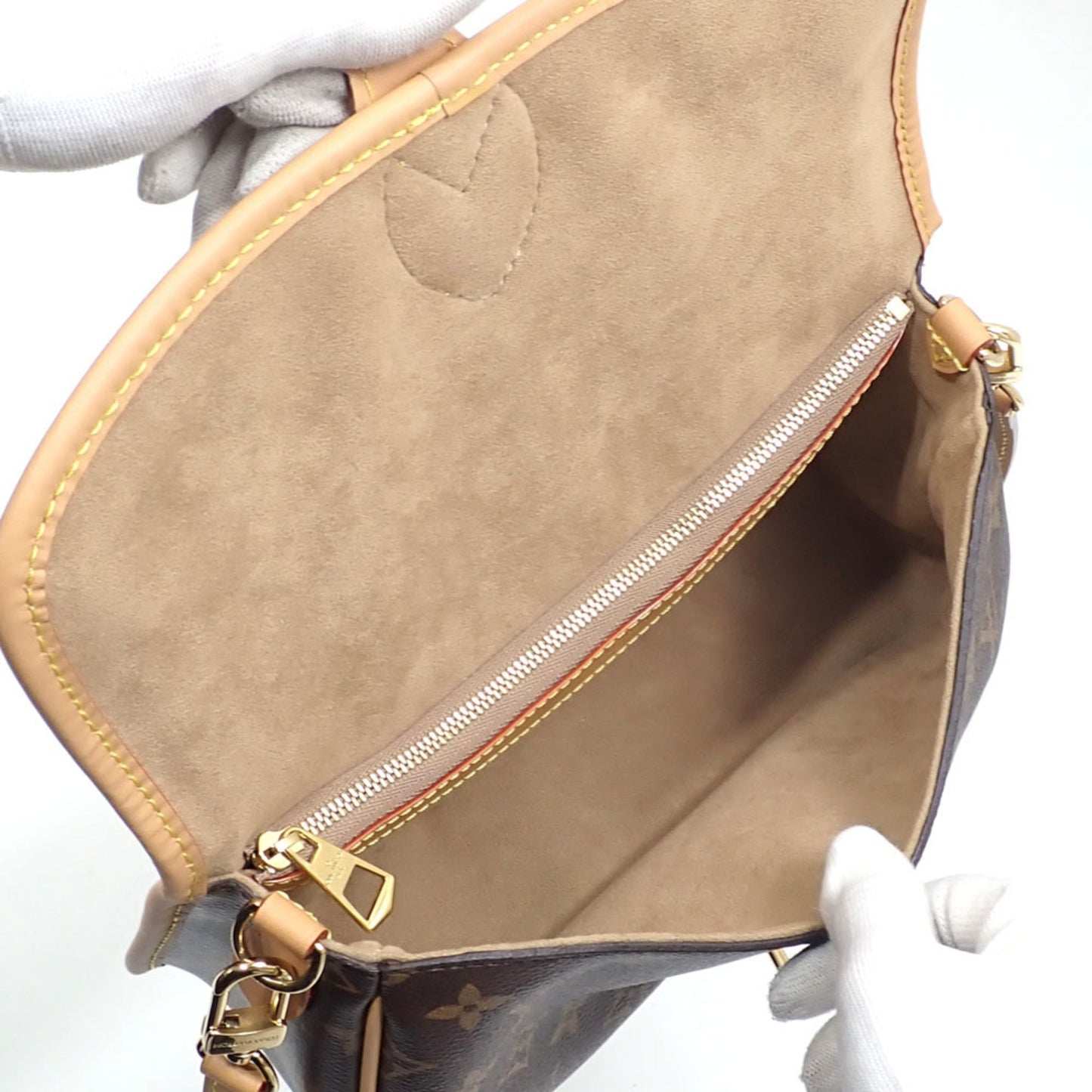 Louis Vuitton Monogram Monogram Leather Shoulder Bag