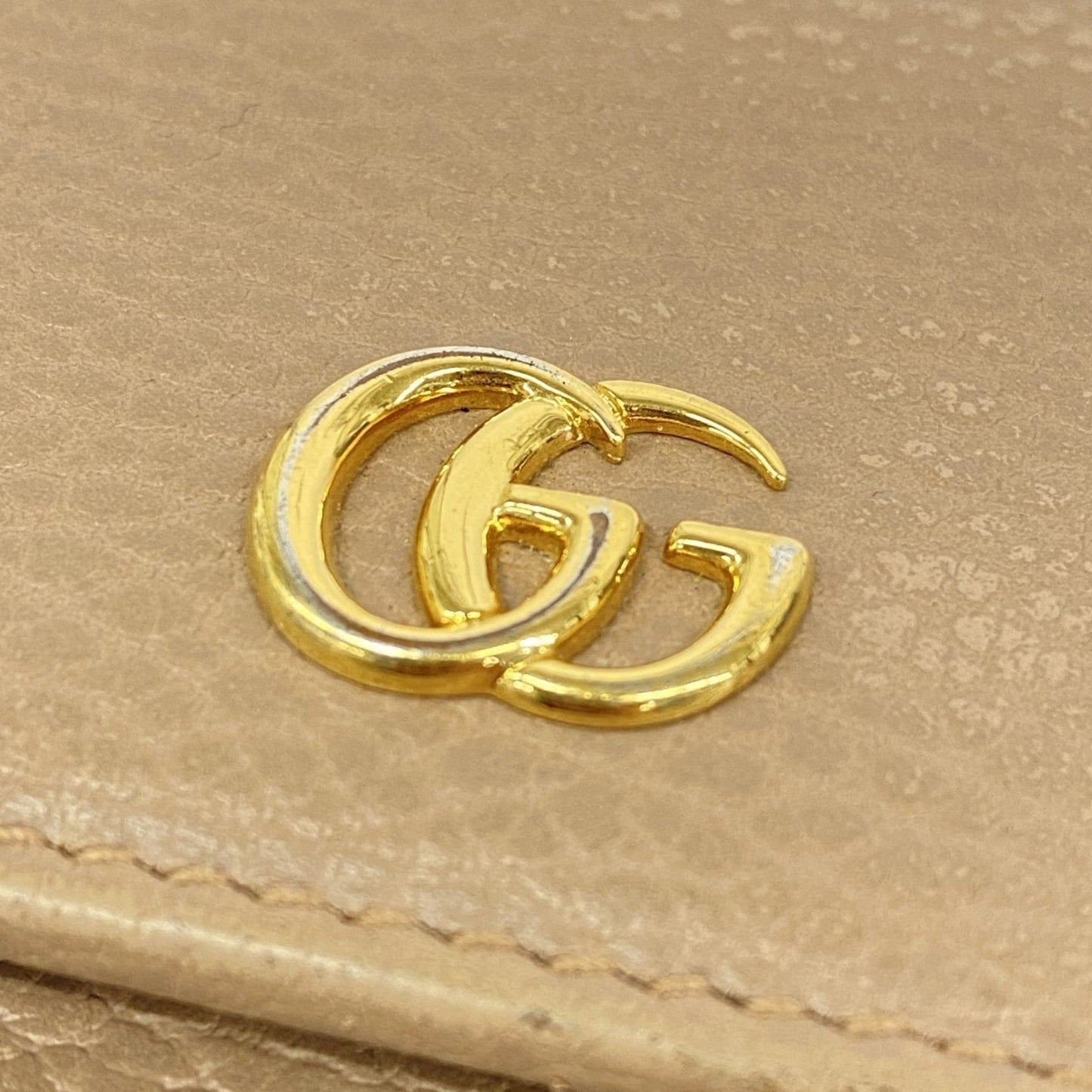 Gucci Beige Leather Long Wallet (Bi-Fold)