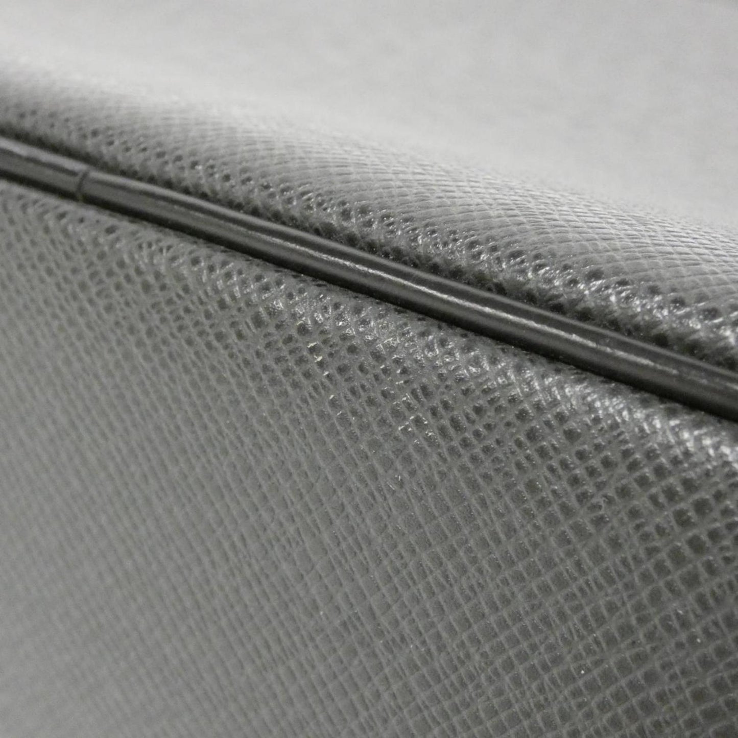 Louis Vuitton Taiga Ardoise Leather Shoulder Bag
