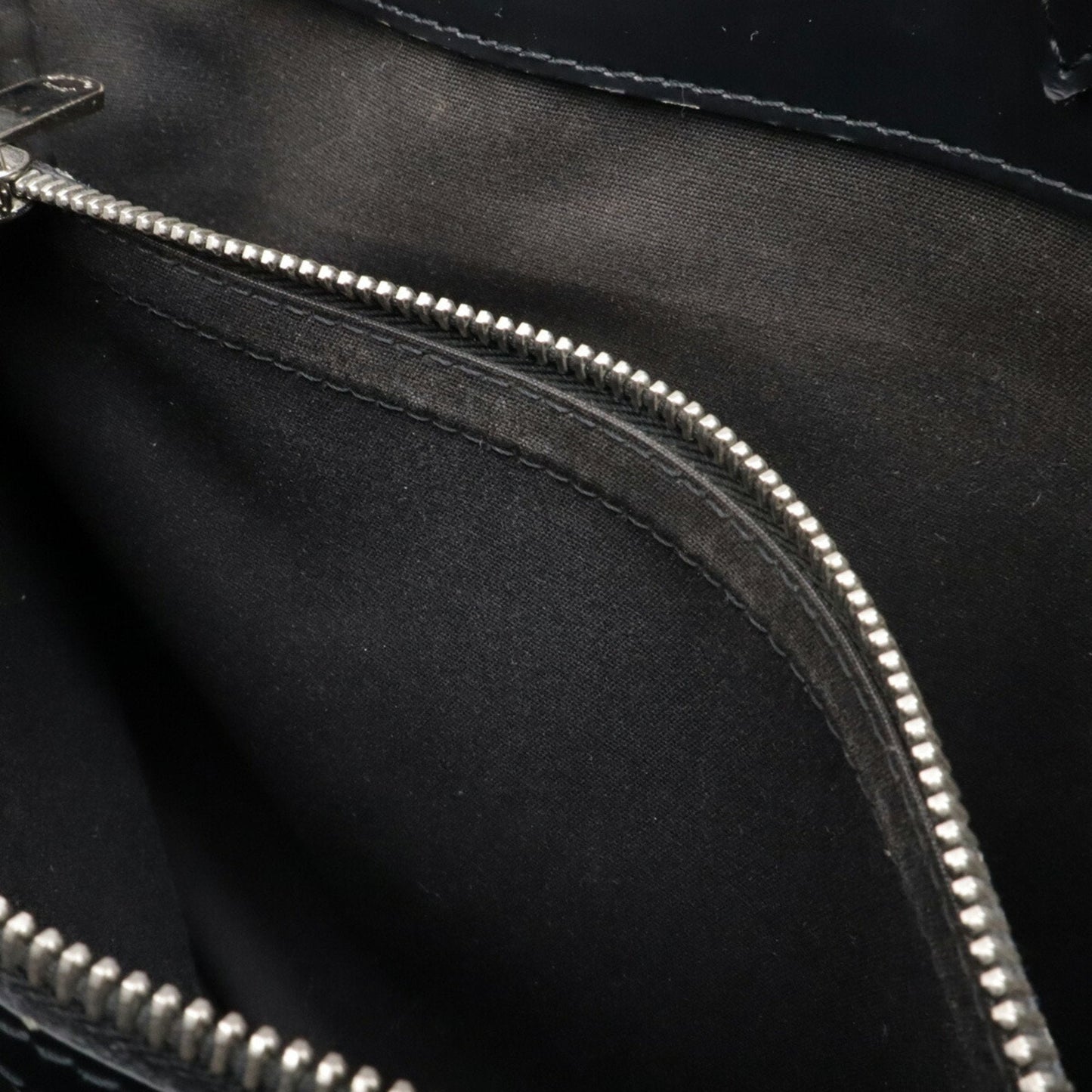 Louis Vuitton Black Noir Epi Leather Handbag Shoulder Bag