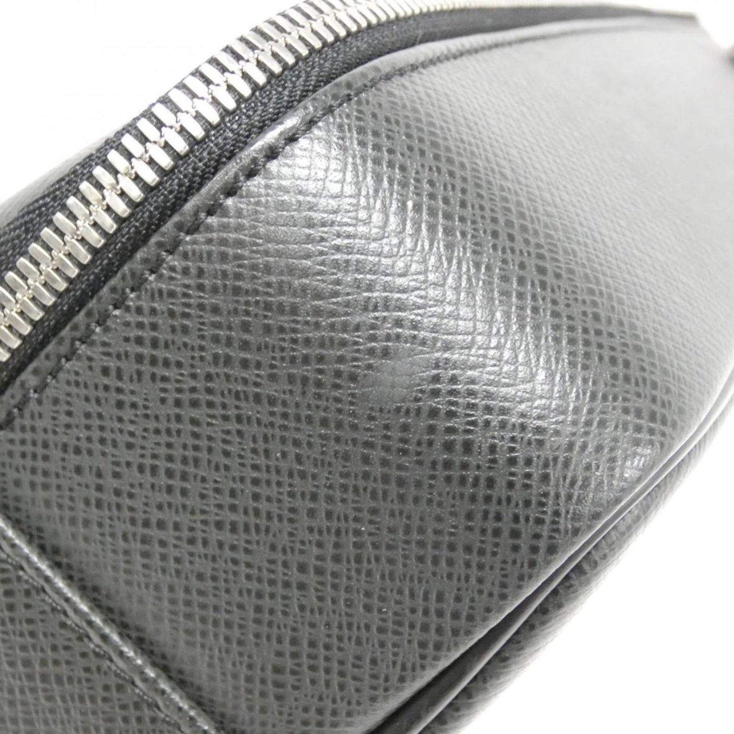 Louis Vuitton Taiga Ardoise Leather Shoulder Bag