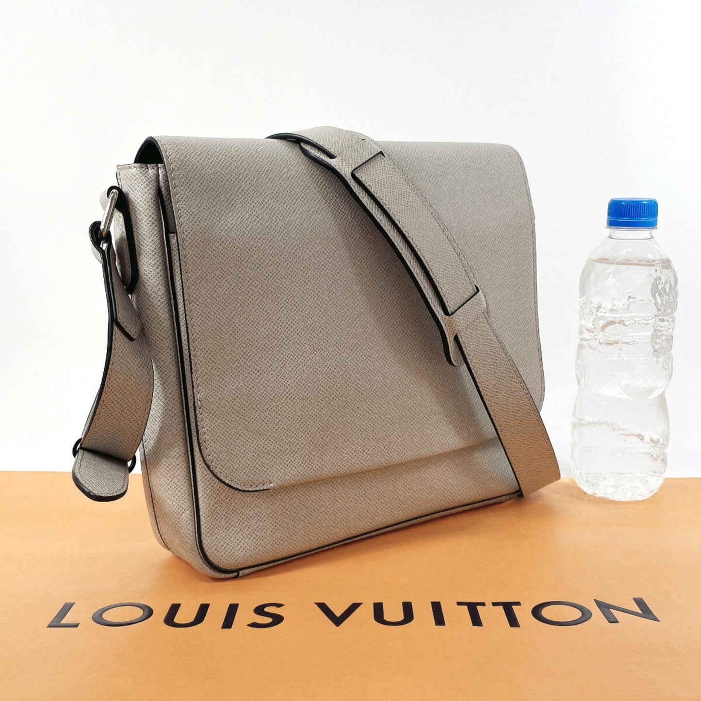 Louis Vuitton Gray Taiga Leather Shoulder Bag