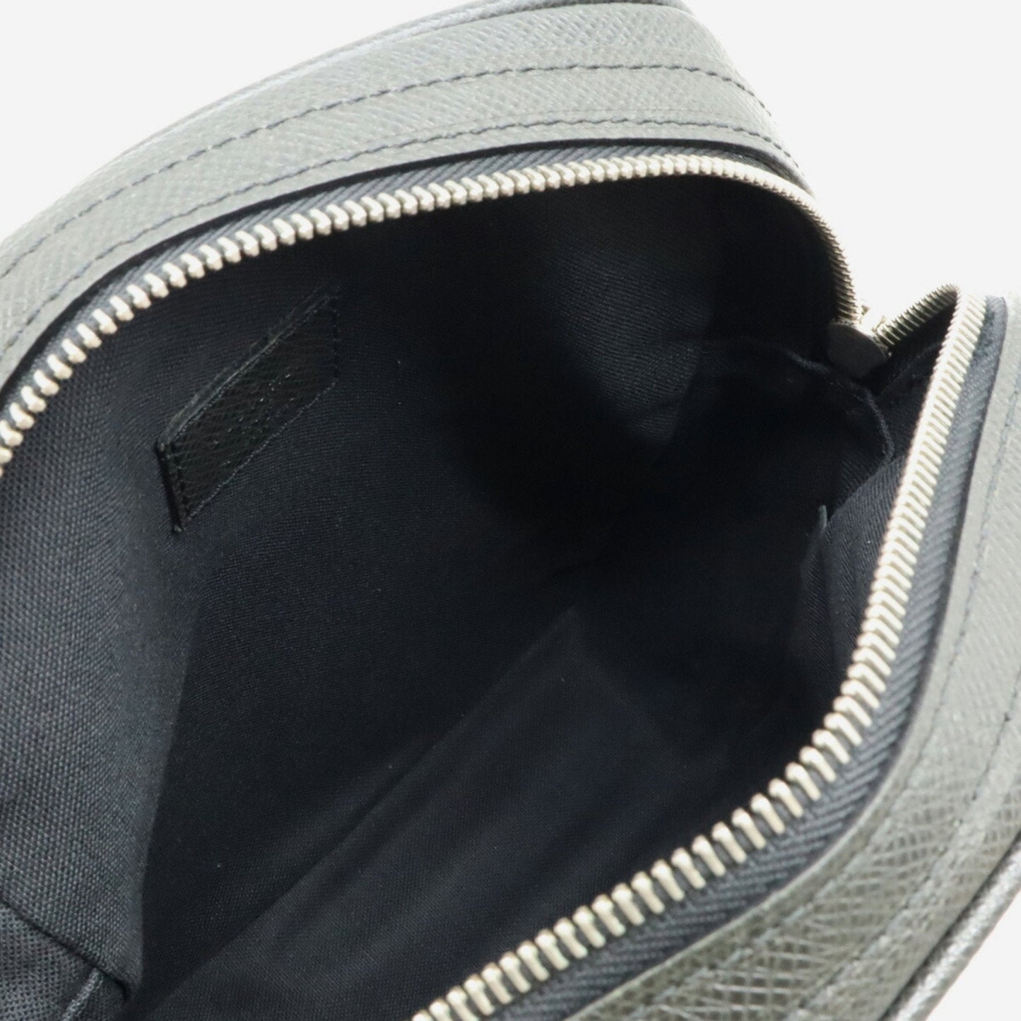 Louis Vuitton Ardoise Black Taiga Leather Shoulder Bag